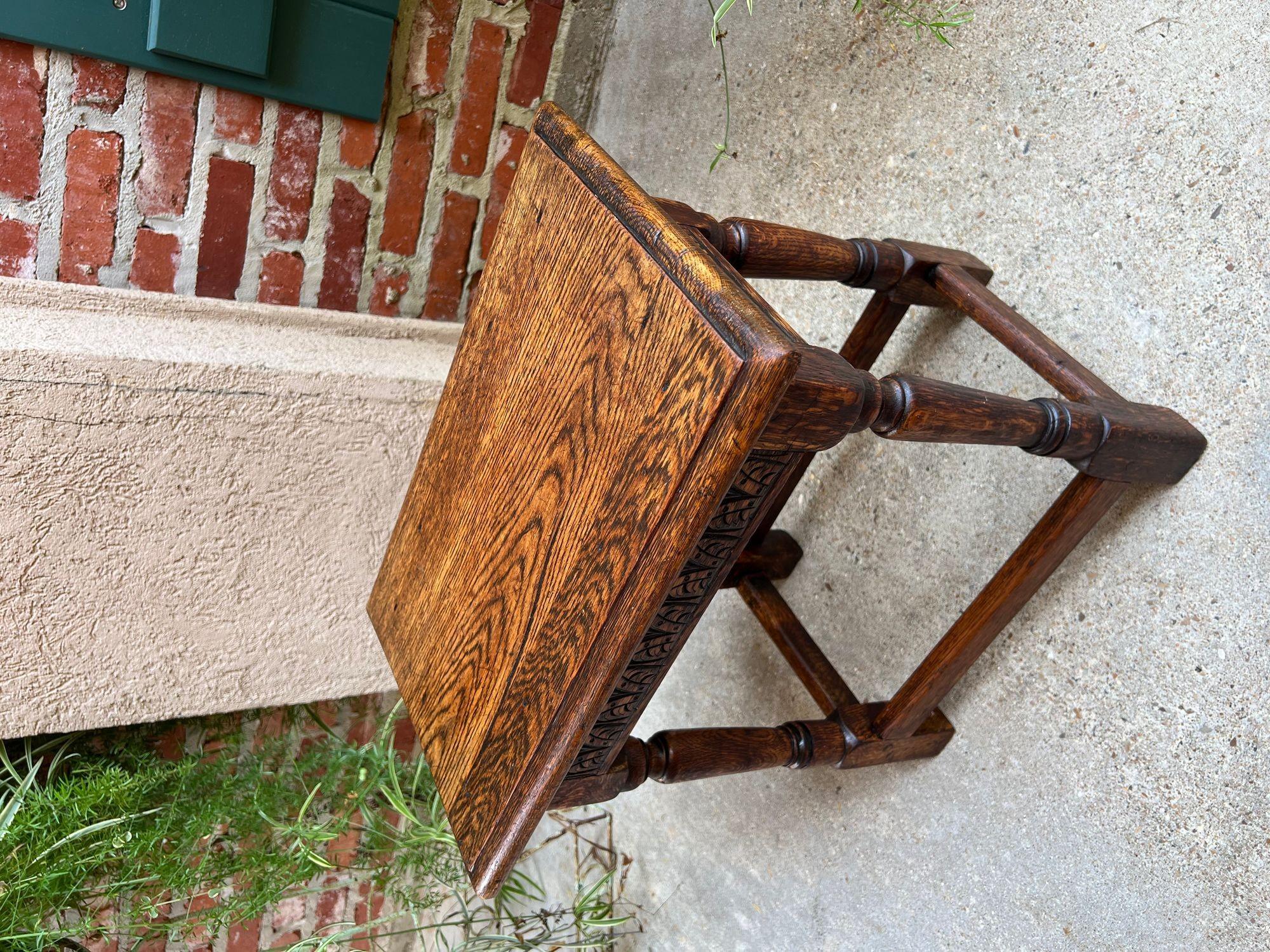 Antiguo escabel inglés Banco Taburete articulado Roble tallado Soporte jacobeo c1900 Tallado a mano en venta