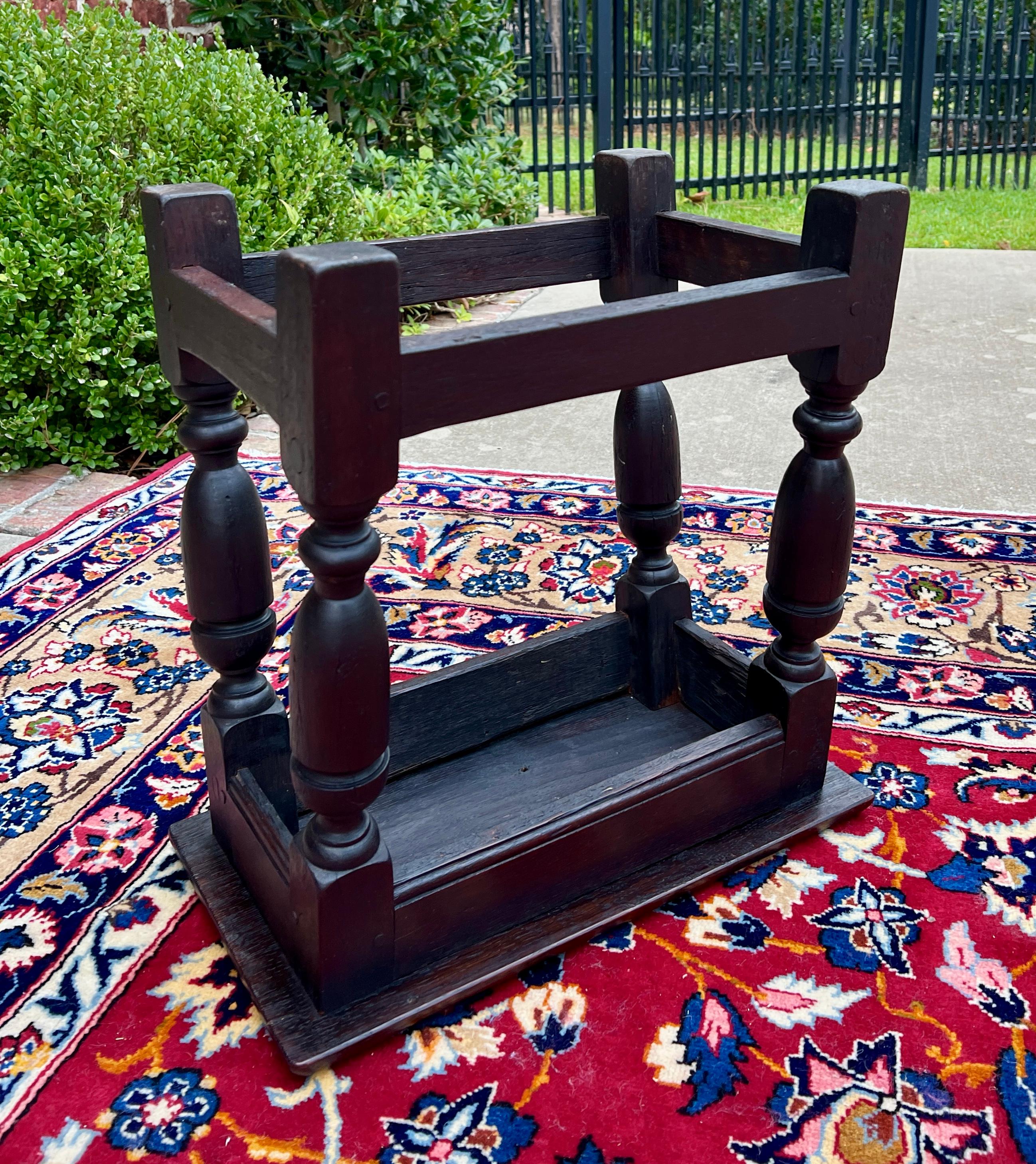 Ancien repose-pieds anglais ancien tabouret joint à pieds tournés en chêne piqué vers 1900 en vente 4