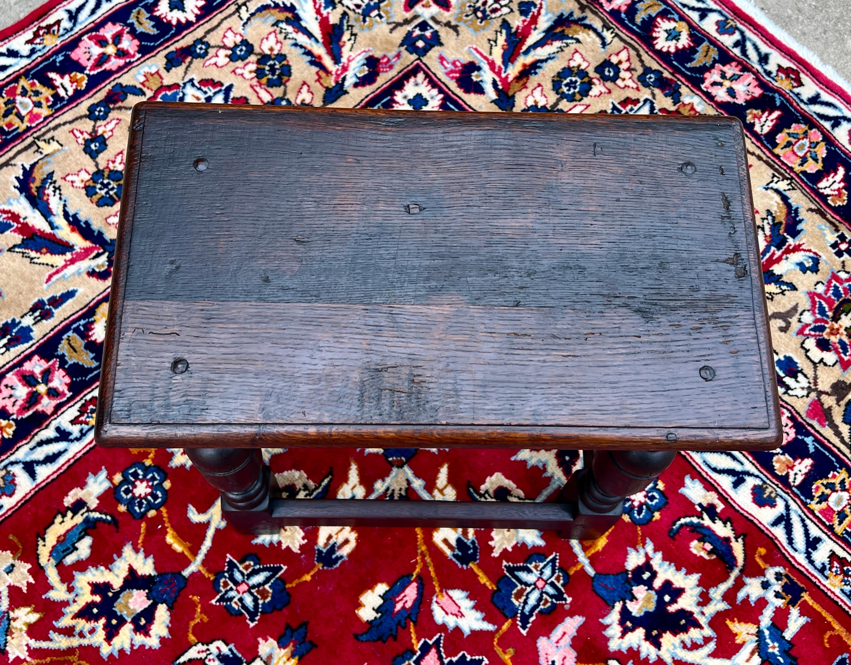Début du 20ème siècle Ancien repose-pieds anglais ancien tabouret joint à pieds tournés en chêne piqué vers 1900 en vente
