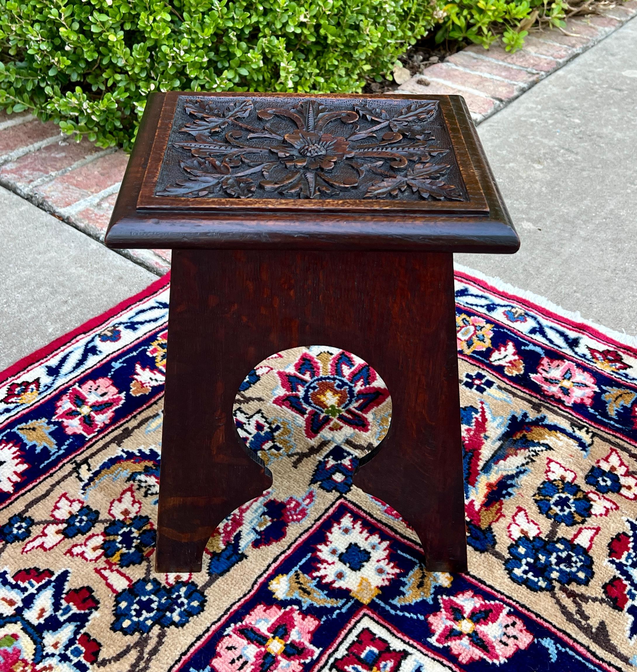 CHARMING Antique English Carved Oak Small Footstool Bench

Classic British flair carved oak decorator piece

14