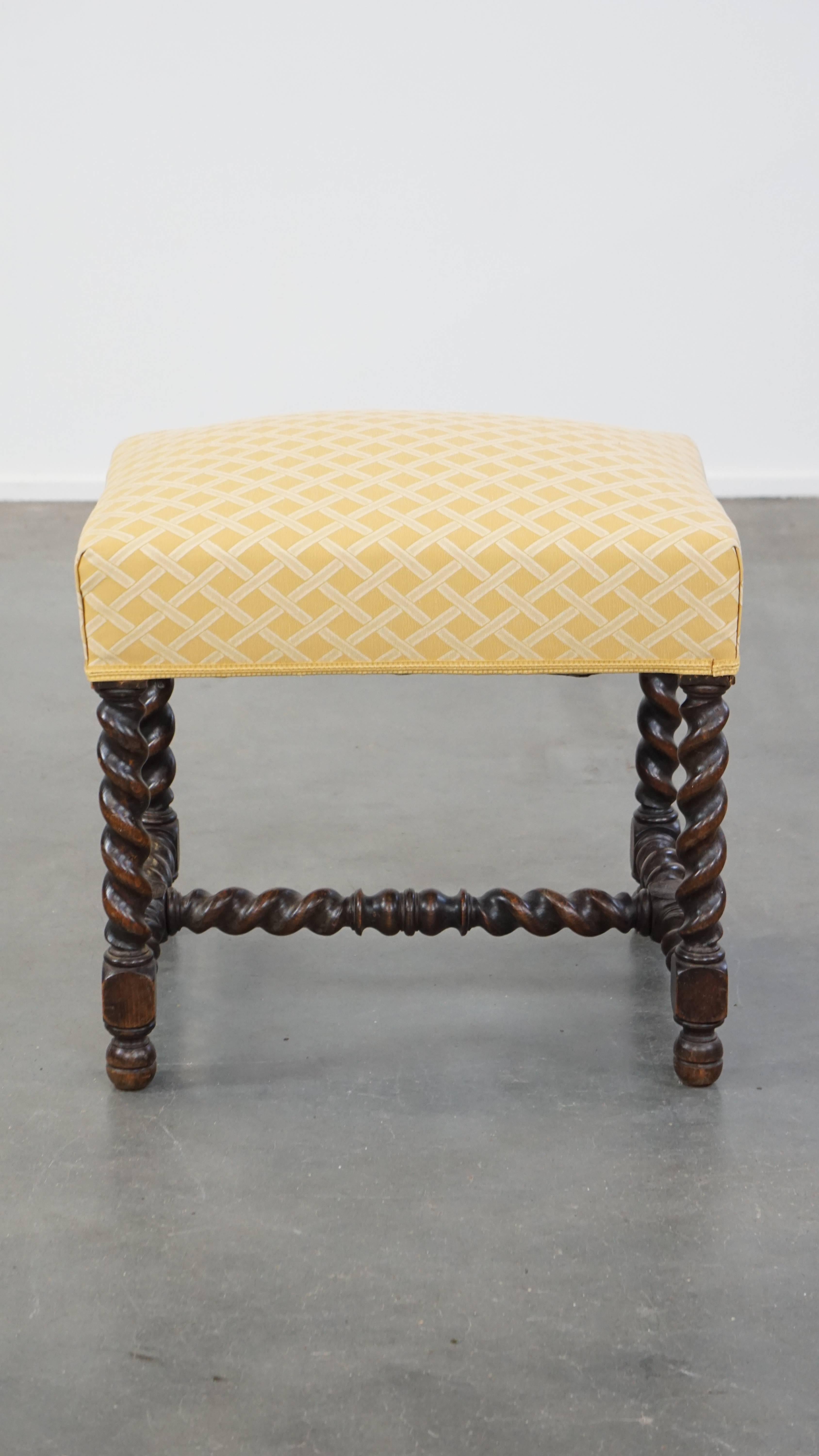 Wonderful Antique English Footstool/ Ottoman with Turned Legs from the 19th Century

A footstool, also known as a hocker, turns your already comfortable armchair into a true relaxation paradise. With your feet resting on this footstool, you can