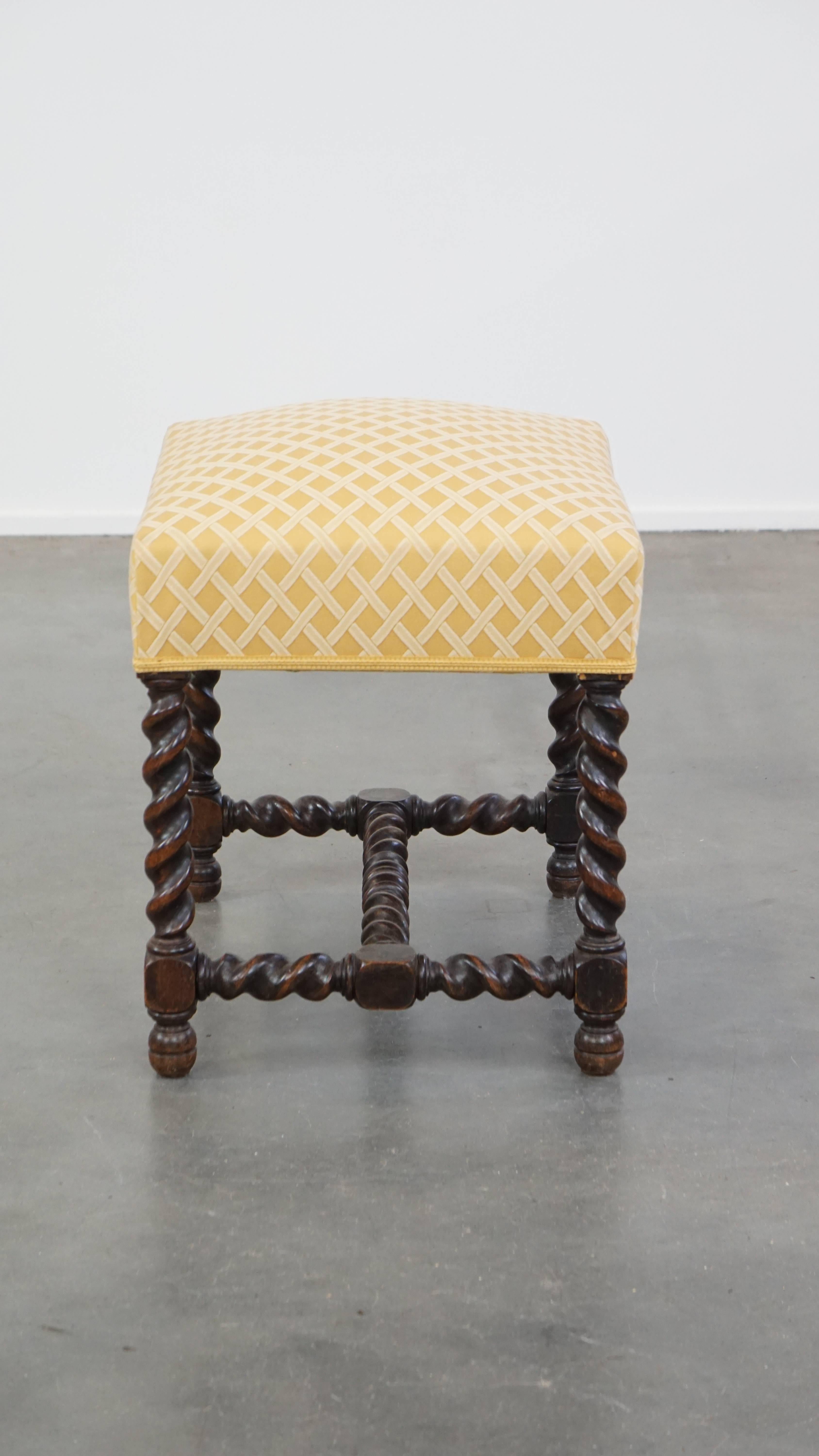 Antique English Footstool/ Ottoman with Turned Legs from the 19th Century For Sale 1