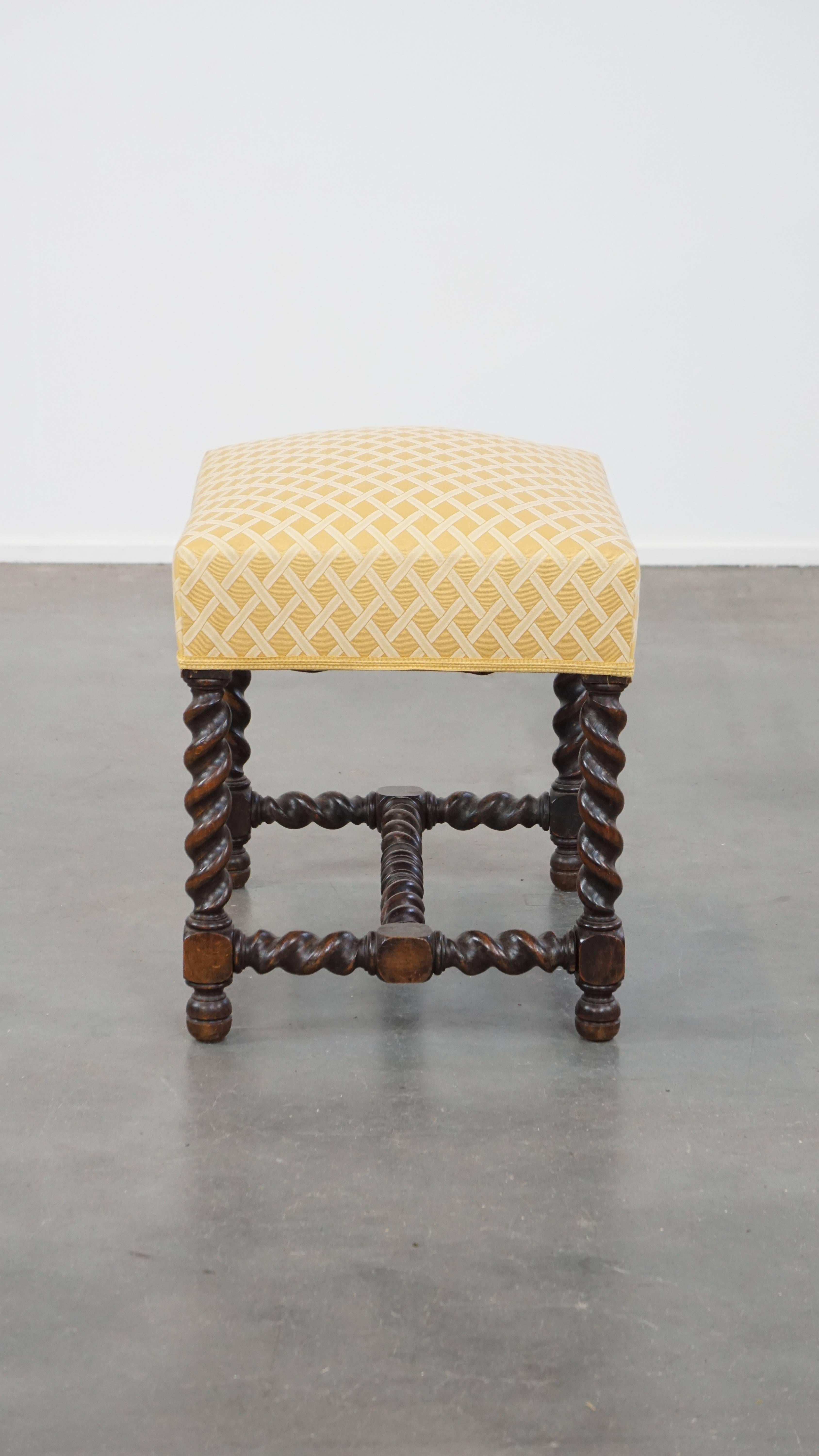 Antique English Footstool/ Ottoman with Turned Legs from the 19th Century For Sale 3