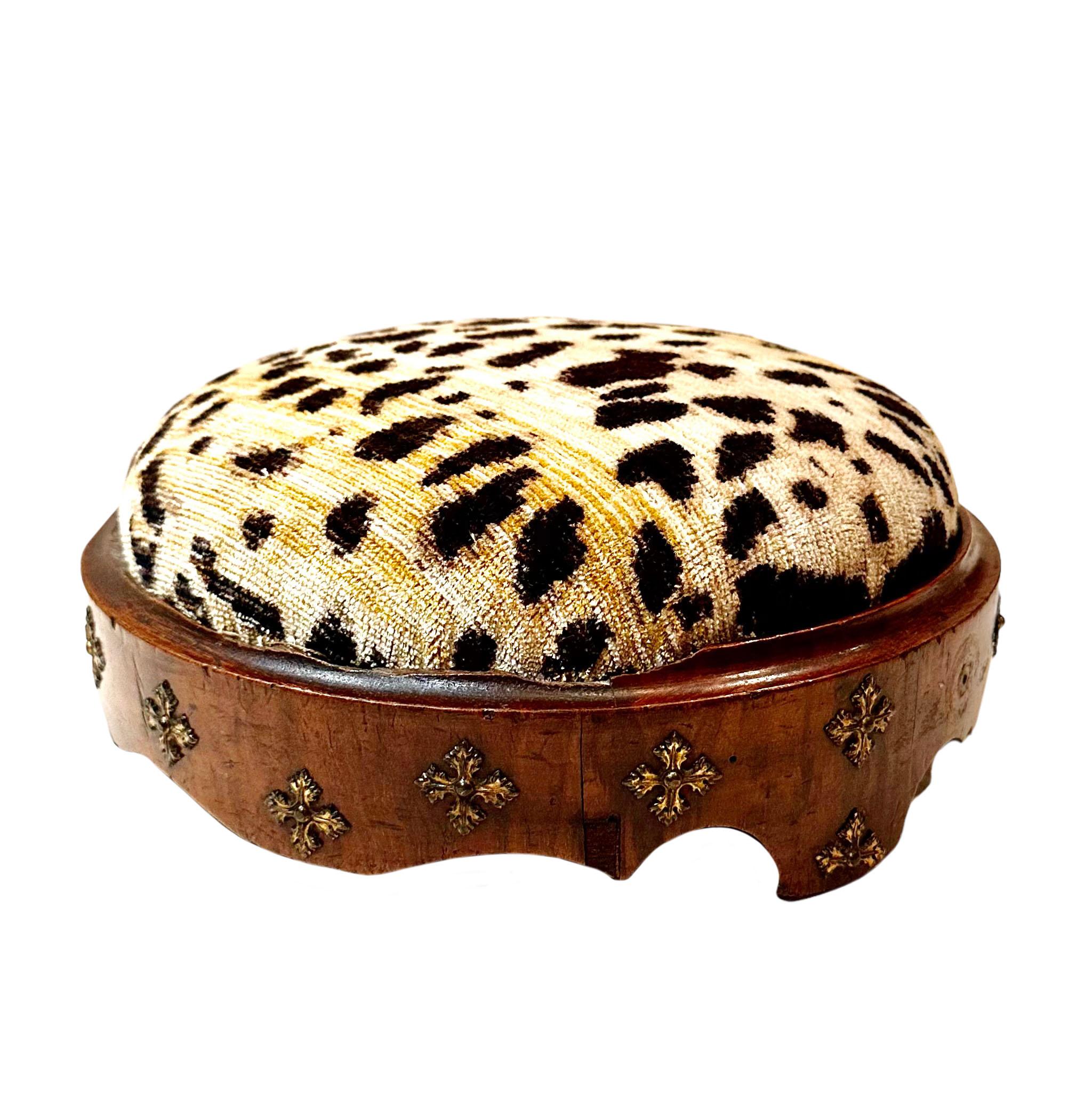 Antique English Footstool With Vintage Scalamandré   In Good Condition For Sale In Tampa, FL