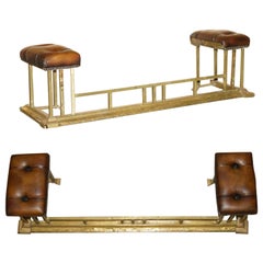 ANTIQUE ENGLiSH FULLY RESTORED CLUB FENDER WITH BROWN LEATHER CHESTERFIELD SEATS