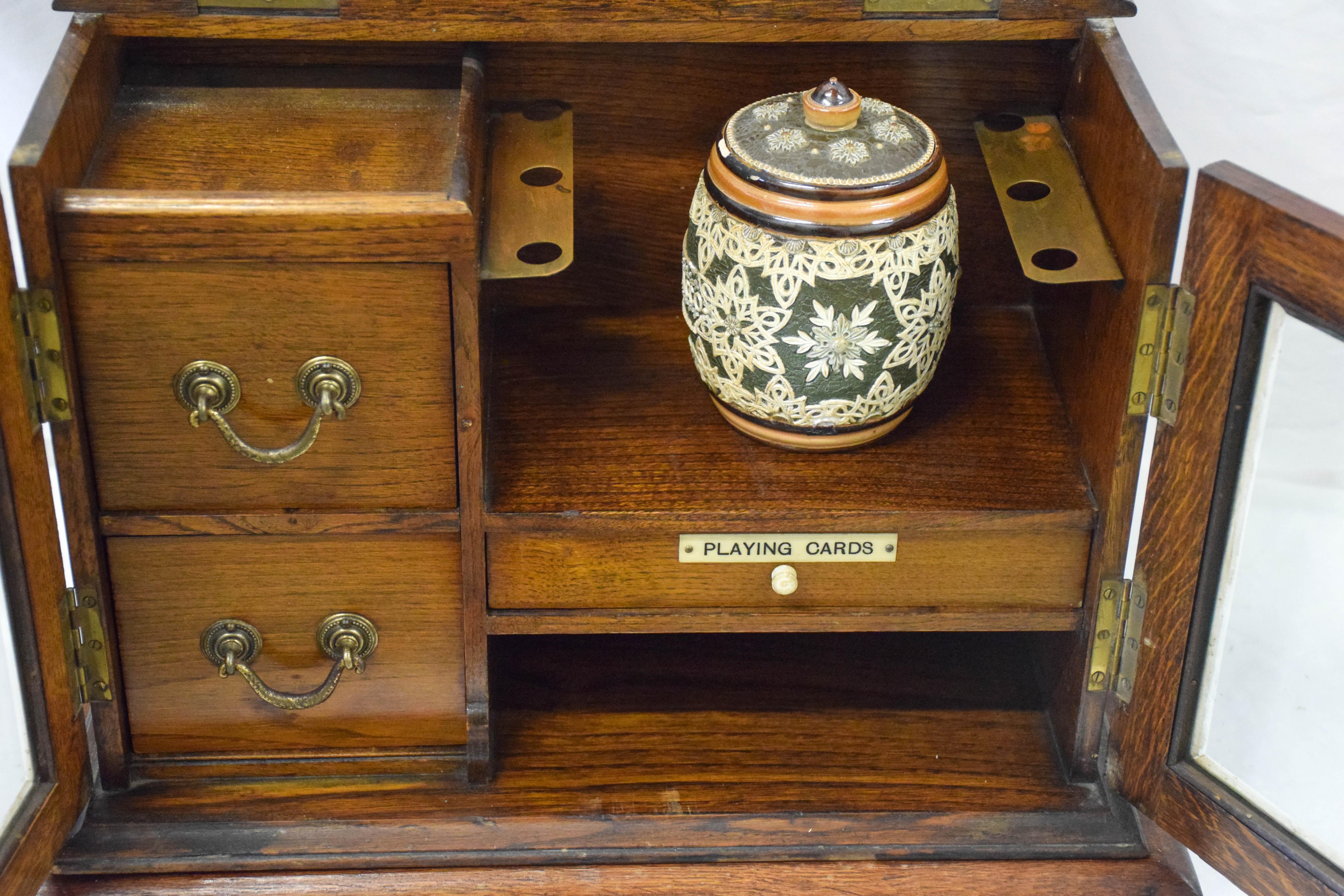 Antique English Gentleman's Box In Good Condition In Houston, TX