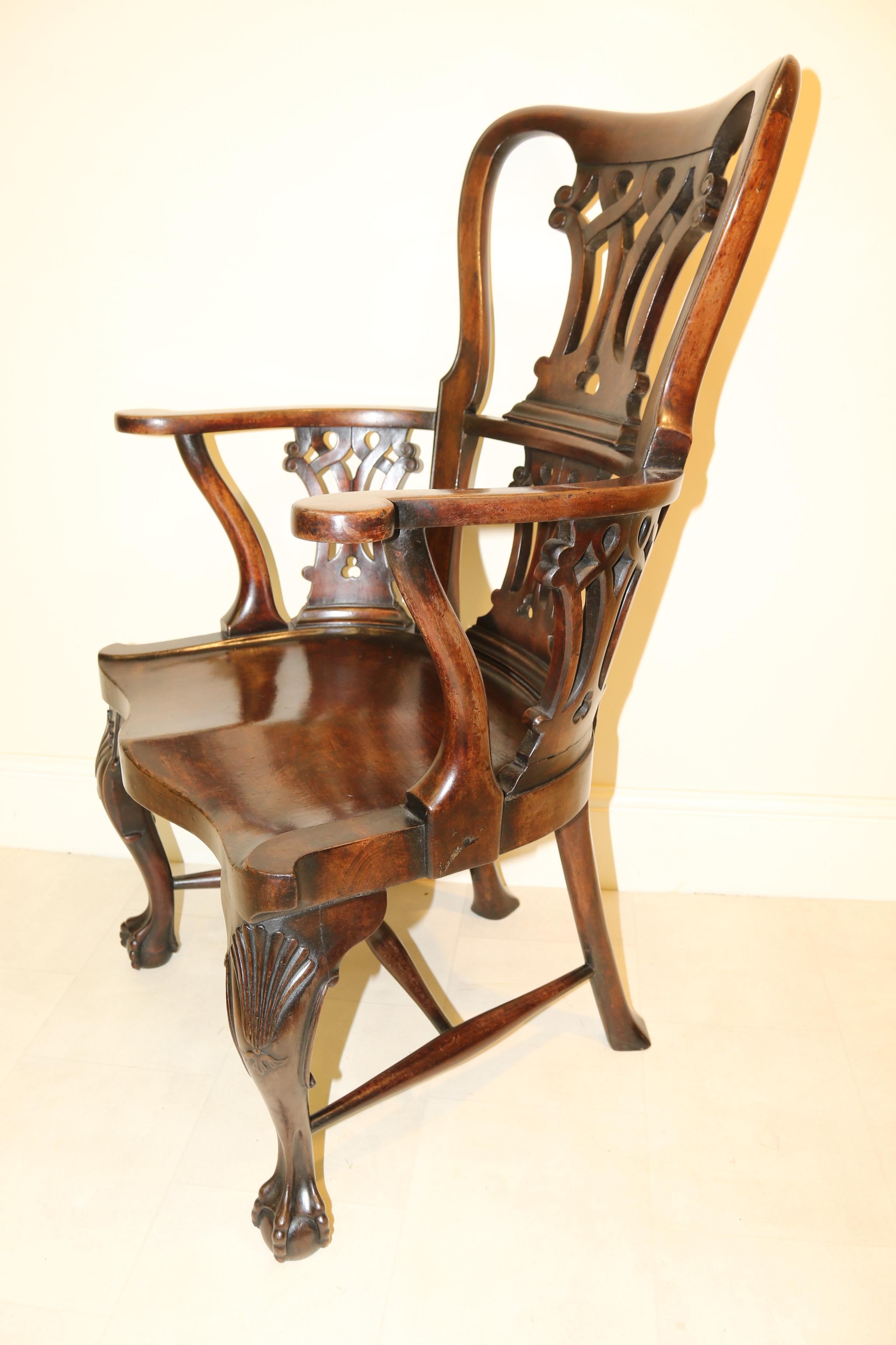 Antique English George II Period Mahogany Windsor Armchair, circa 1750 For Sale 12