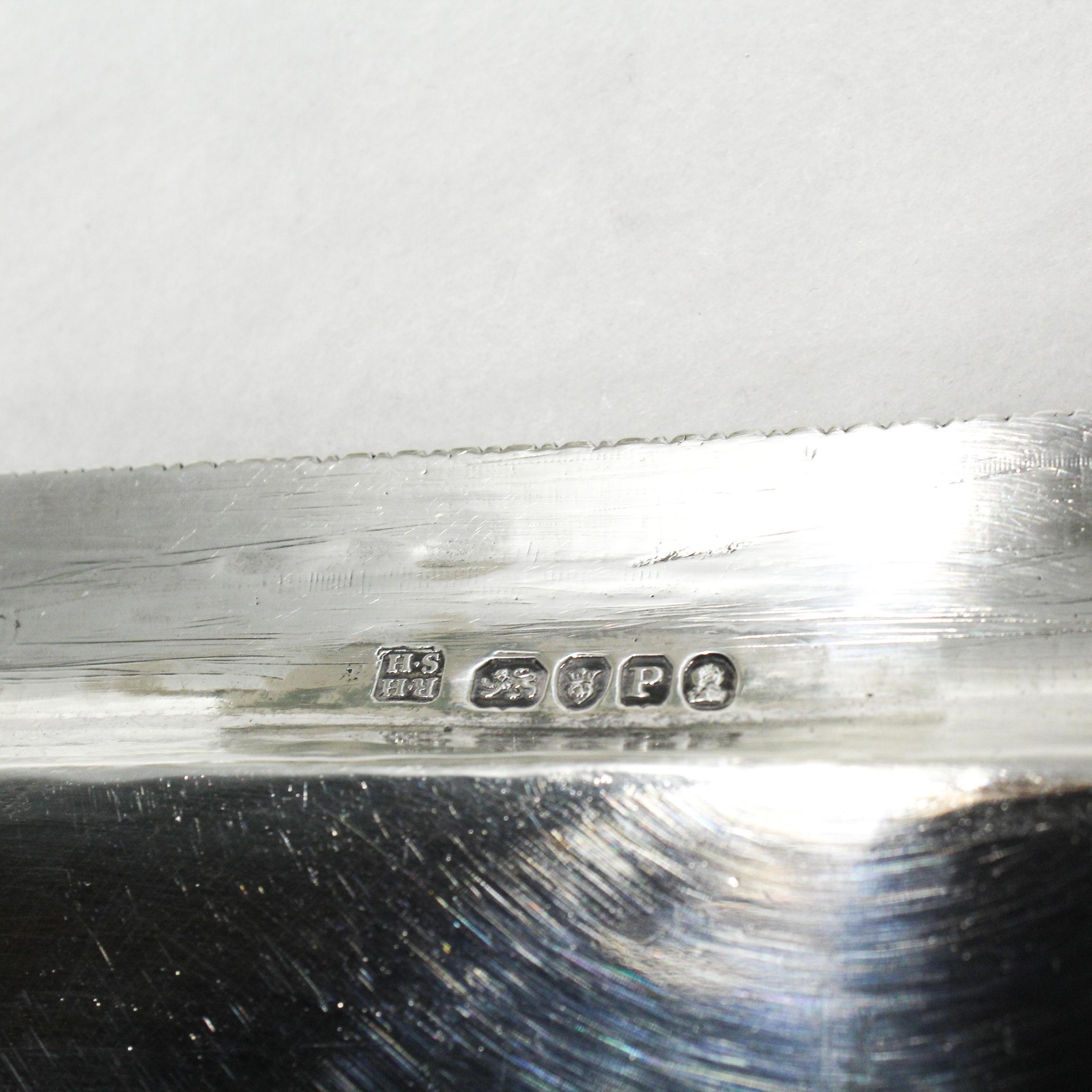 Antico Salver rettangolare in argento sterling Giorgio II di R & S Hennell in vendita 6