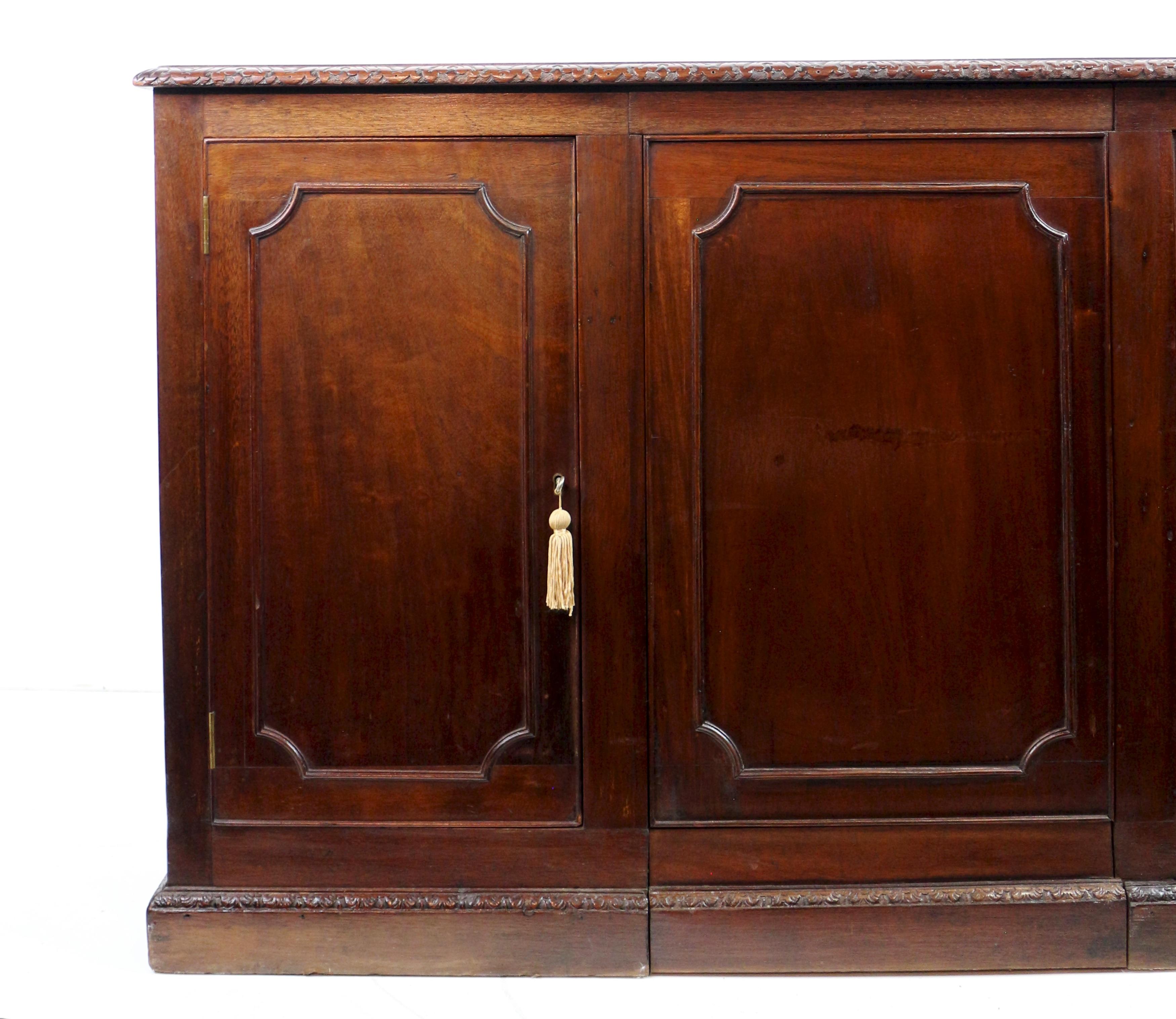 Antique English George III Chippendale Style Mahogany Library Desk im Angebot 6