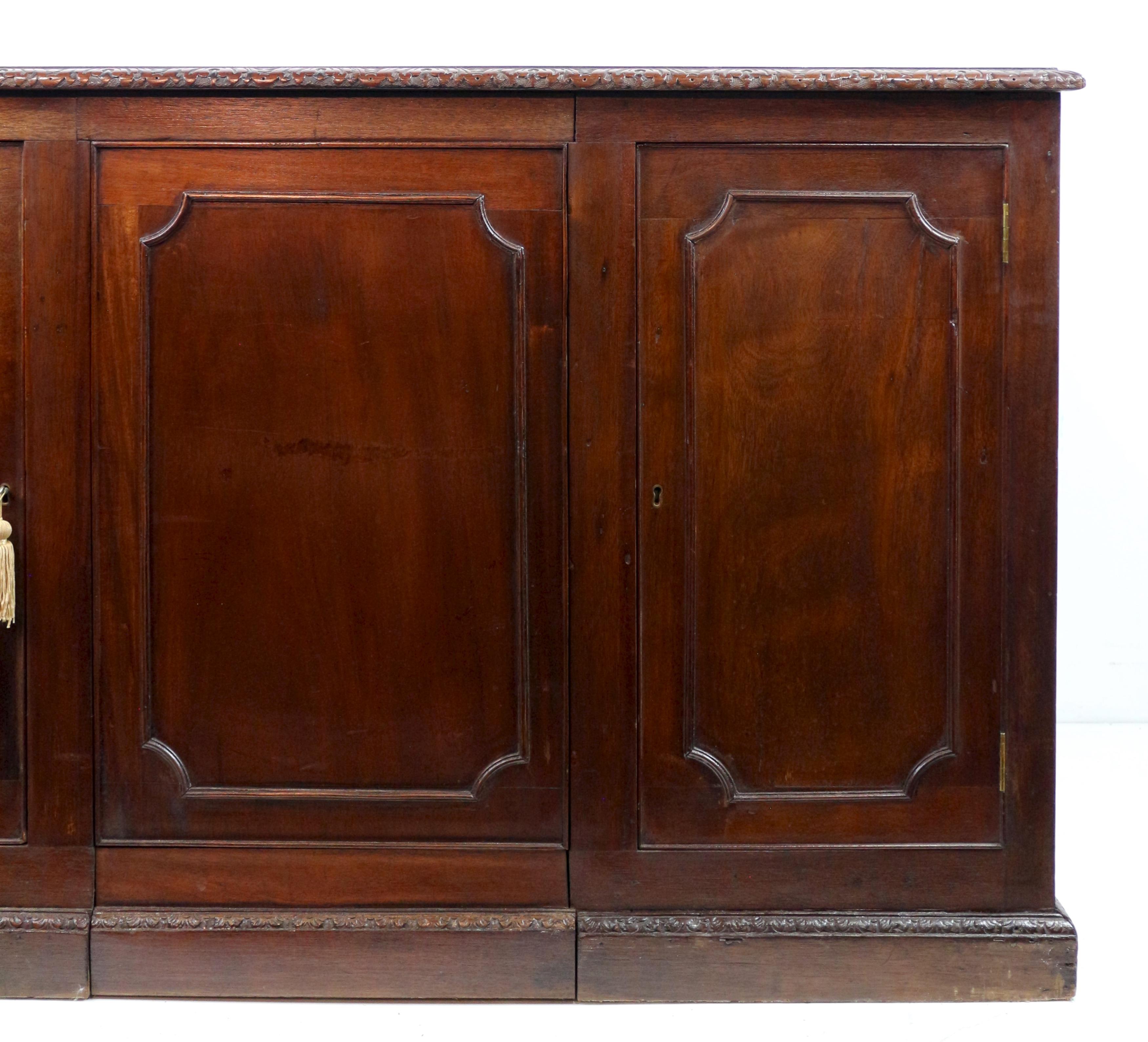 Antique English George III Chippendale Style Mahogany Library Desk im Angebot 7