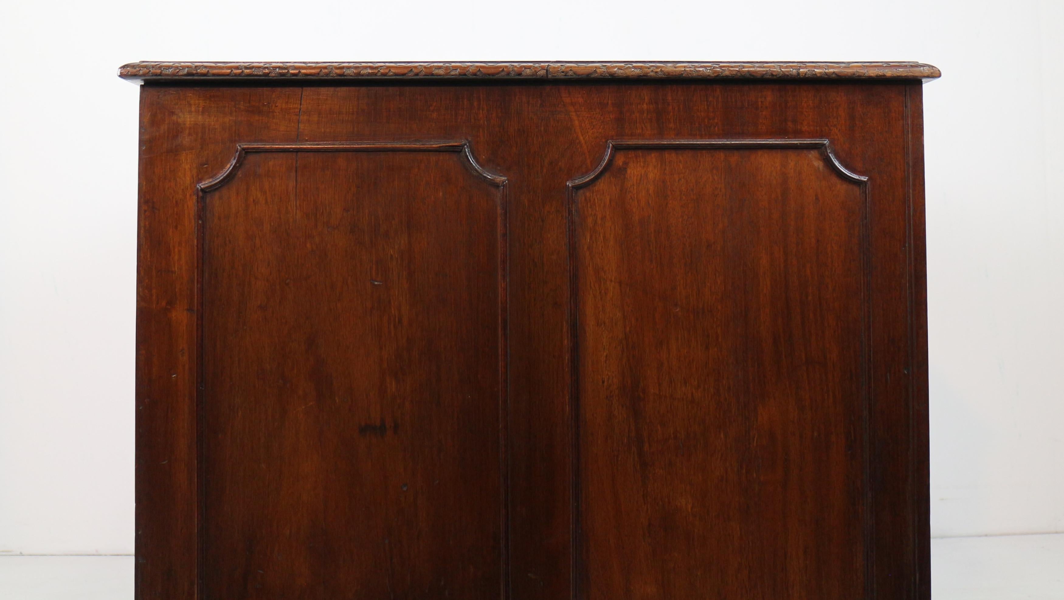 Antique English George III Chippendale Style Mahogany Library Desk im Angebot 9