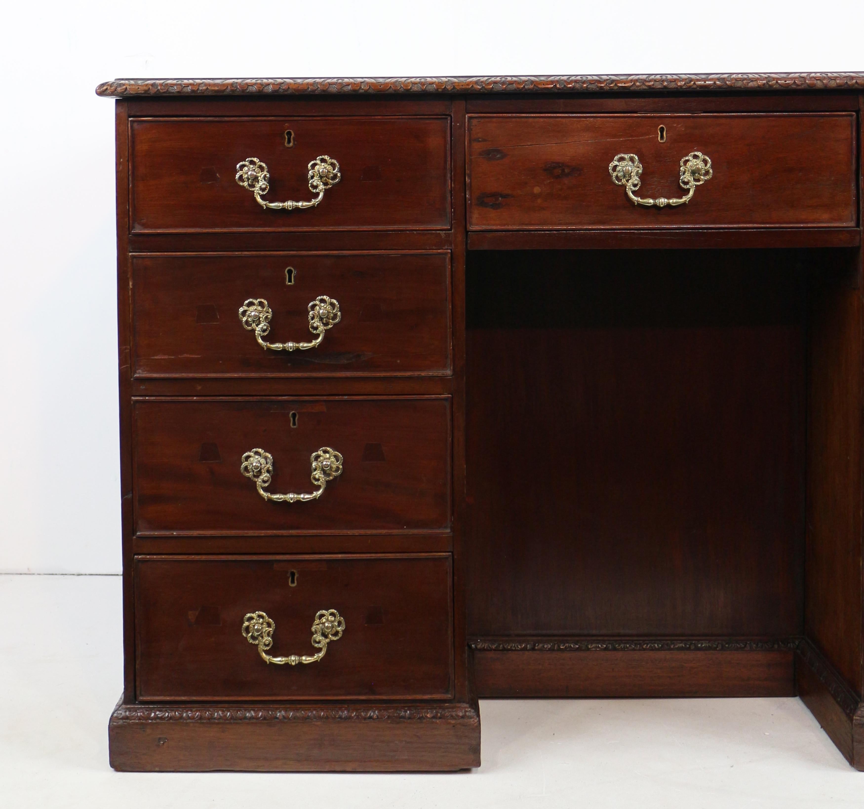 Antique English George III Chippendale Style Mahogany Library Desk im Zustand „Relativ gut“ im Angebot in Glasgow, GB