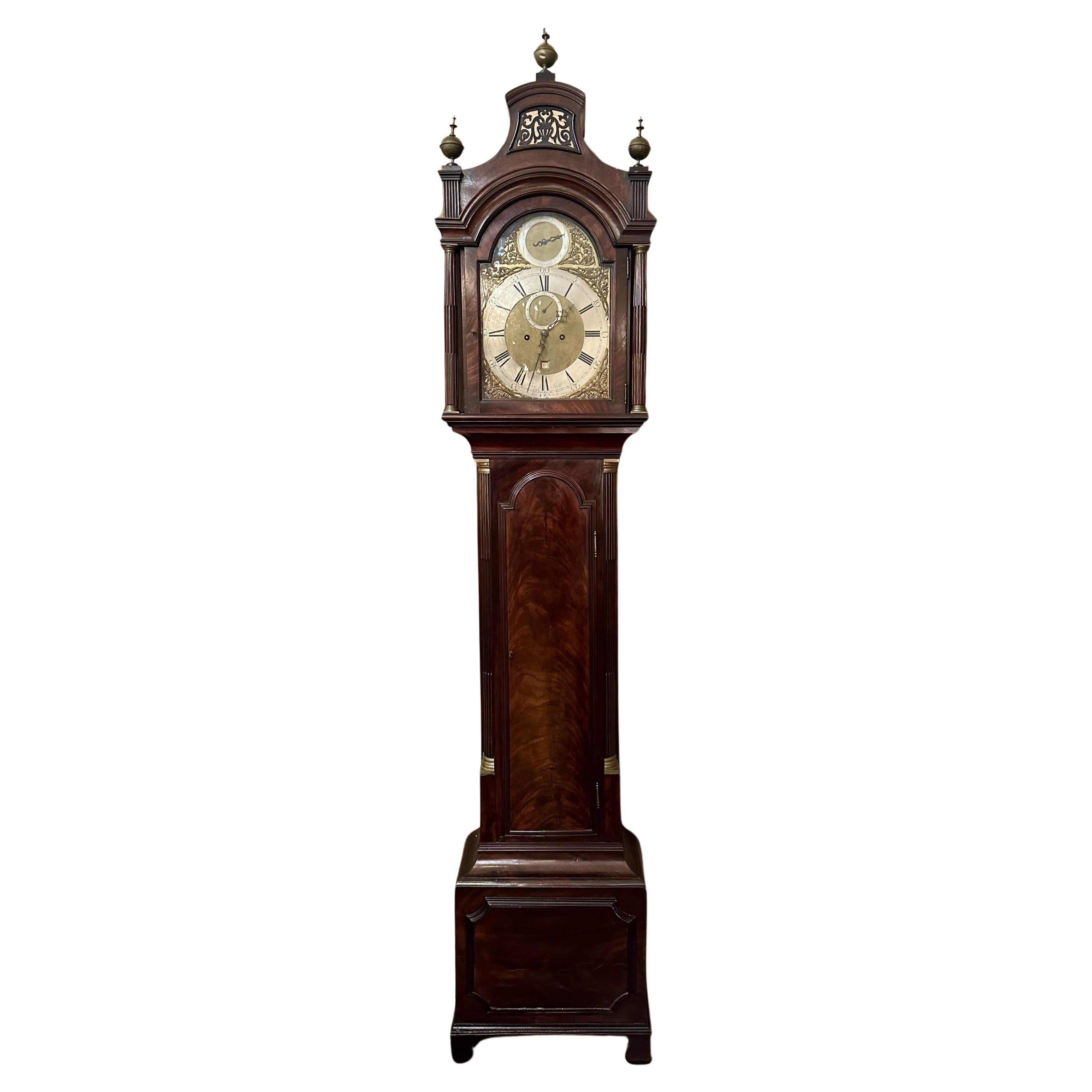 Antiguo reloj de pie inglés Jorge III de caoba flameada John Scott Ca. 1780