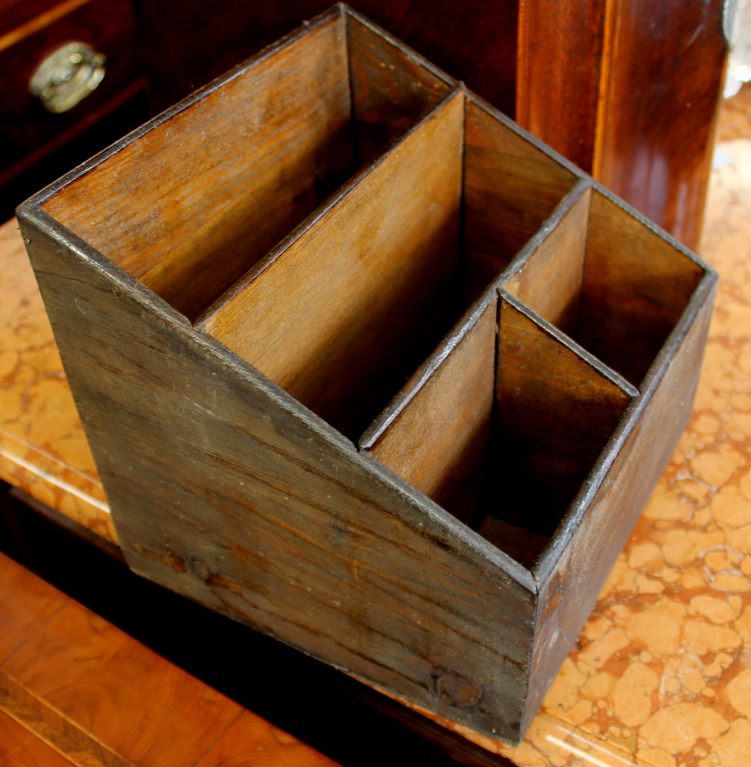 18th Century Antique English George III Inlaid Flame Mahogany Serpentine Knife/Stationery Box