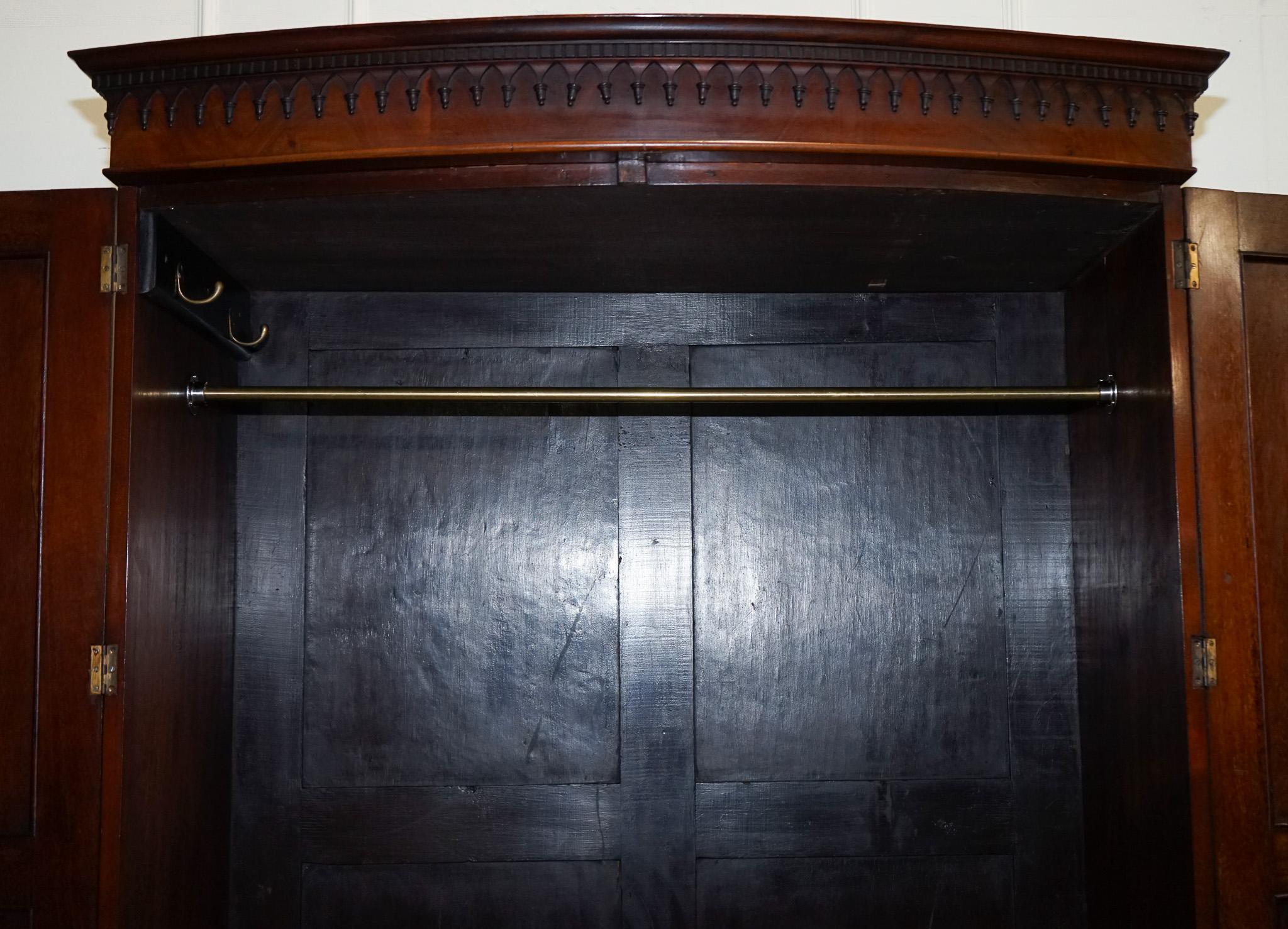 ANTIQUE ENGLISH GEORGE III LiNEN PRESS CONVERTED TO WARDROBE im Angebot 7