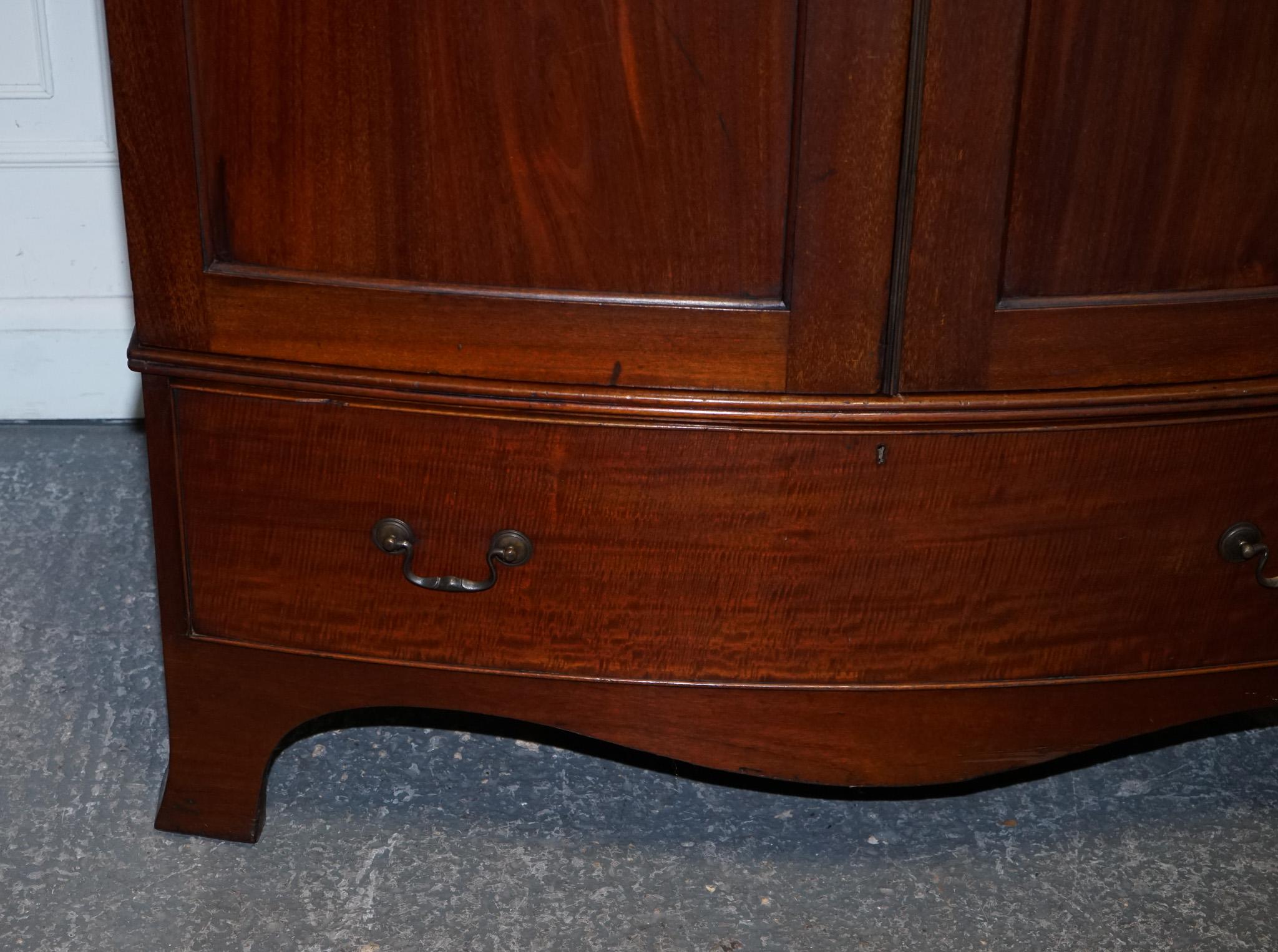 ANTIQUE ENGLISH GEORGE III LiNEN PRESS CONVERTED TO WARDROBE (Hartholz) im Angebot