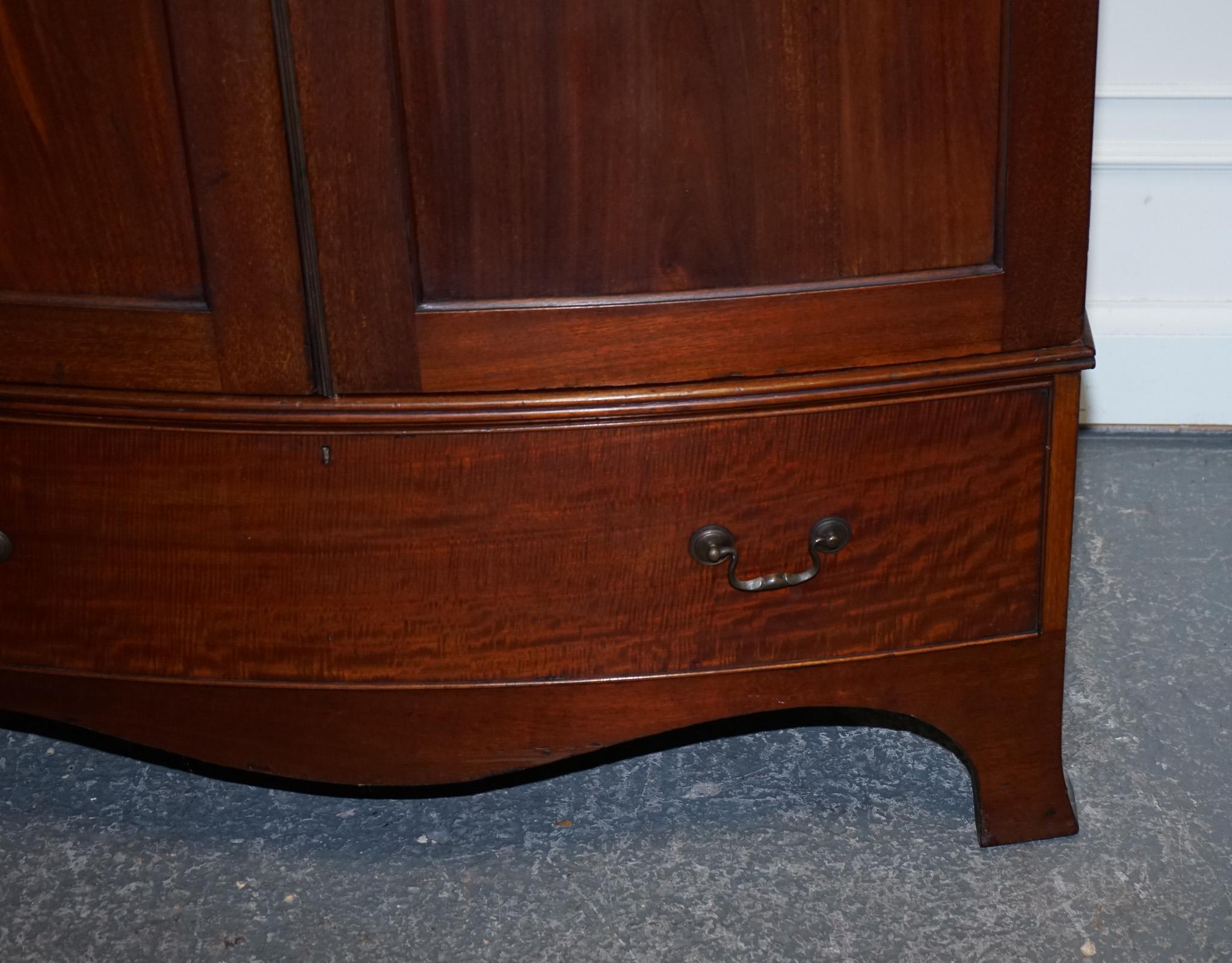 ANTIQUE ENGLISH GEORGE III LiNEN PRESS CONVERTED TO WARDROBE im Angebot 1