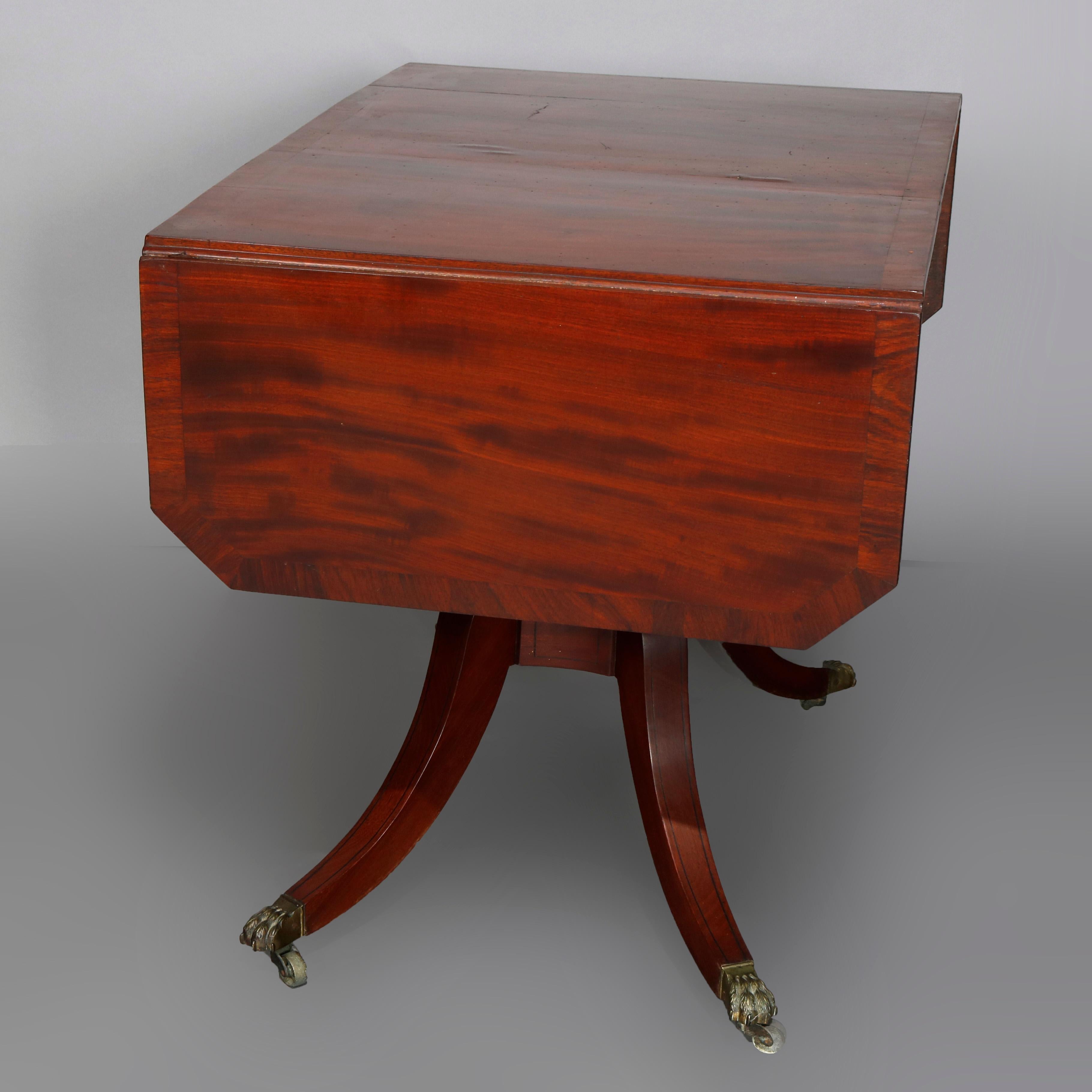 Antique English George III Mahogany Drop-Leaf Table, circa 1800 In Good Condition In Big Flats, NY