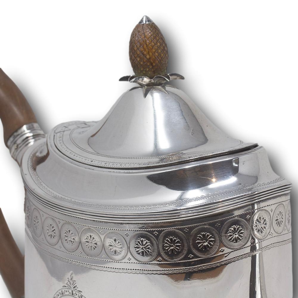Antigua tetera inglesa de plata Jorge III de Peter and Ann Bateman en venta 12