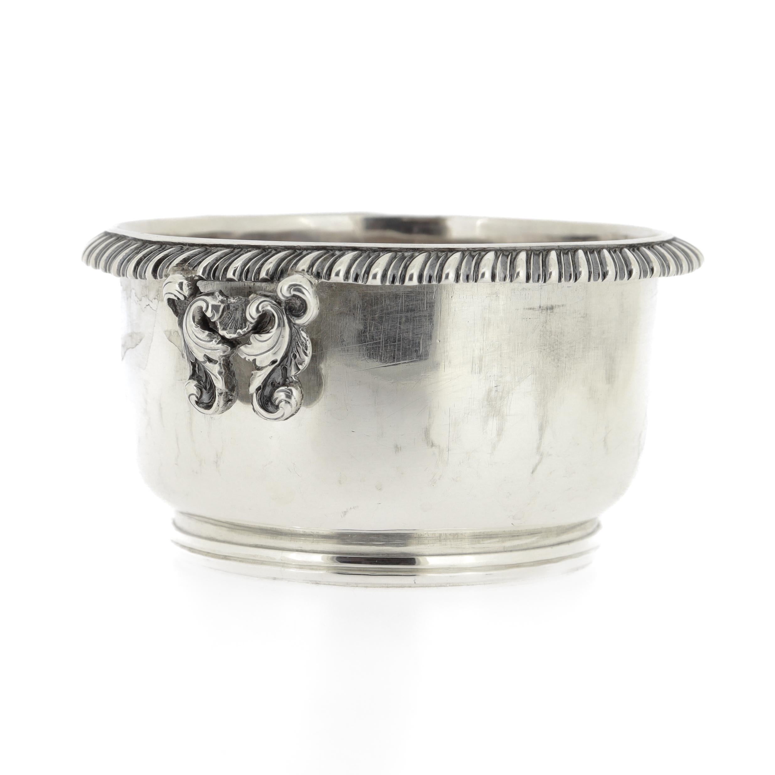 Antico imbuto da vino in argento sterling di George III di Charles Price, 1820 in vendita 8