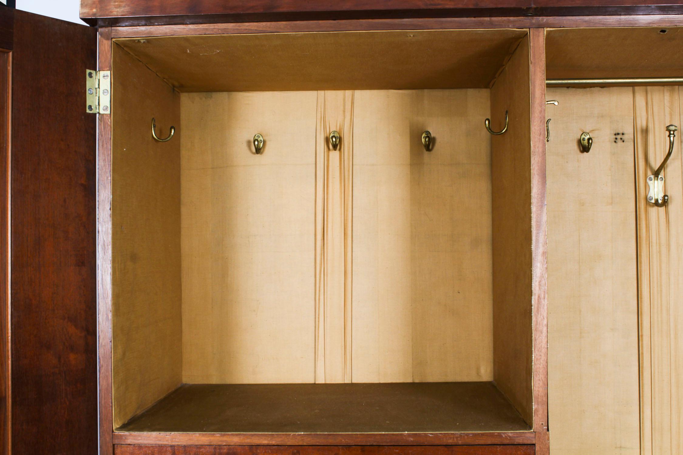 Antique English George IV Flame Mahogany Wardrobe 19th Century For Sale 5