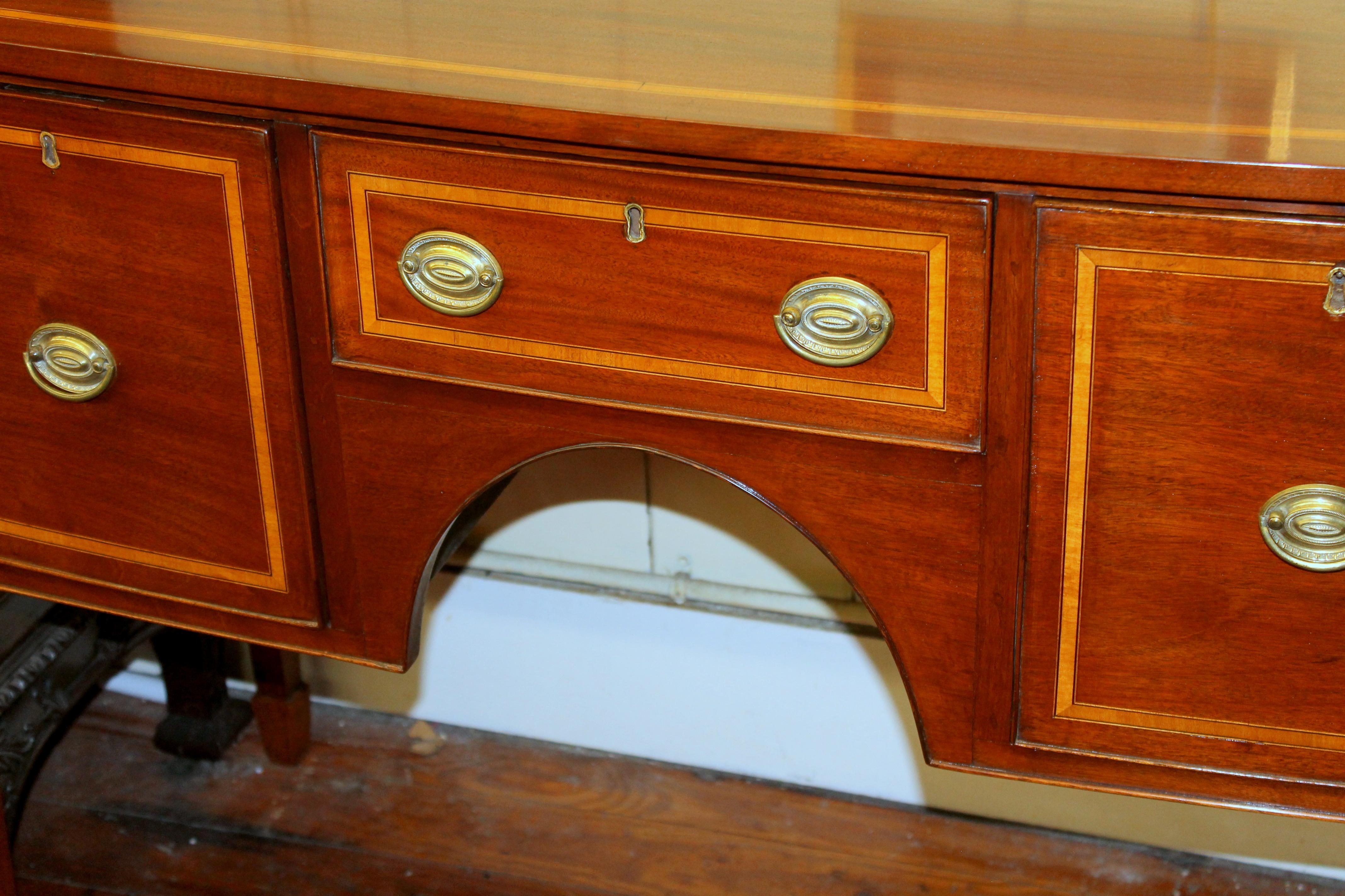 Antique English George IV Inlaid Mahogany Hepplewhite Style Small Sideboard In Excellent Condition In Charleston, SC