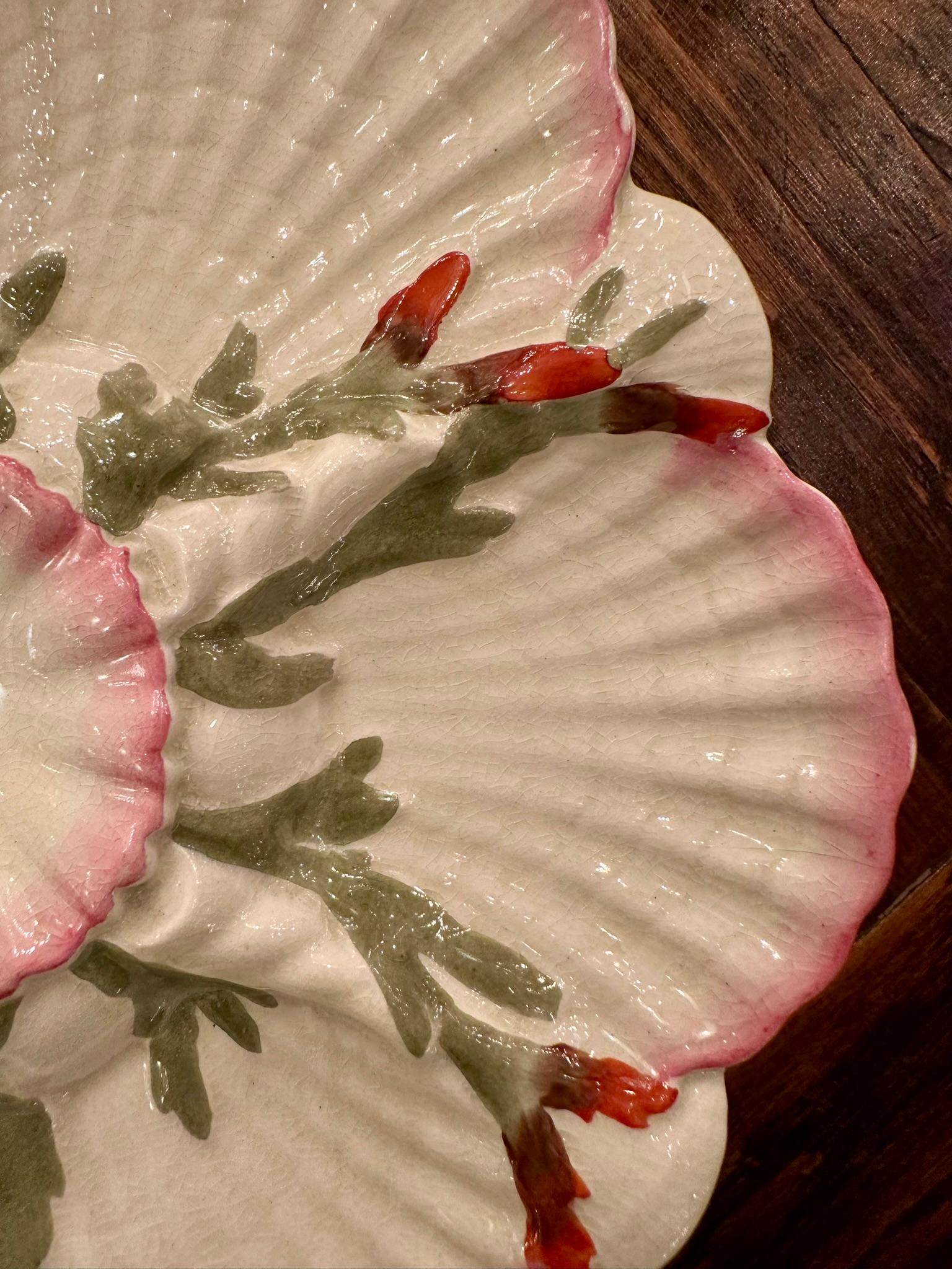 Antiguo plato de ostras inglés de porcelana mayólica George Jones, circa 1870. Inglés en venta