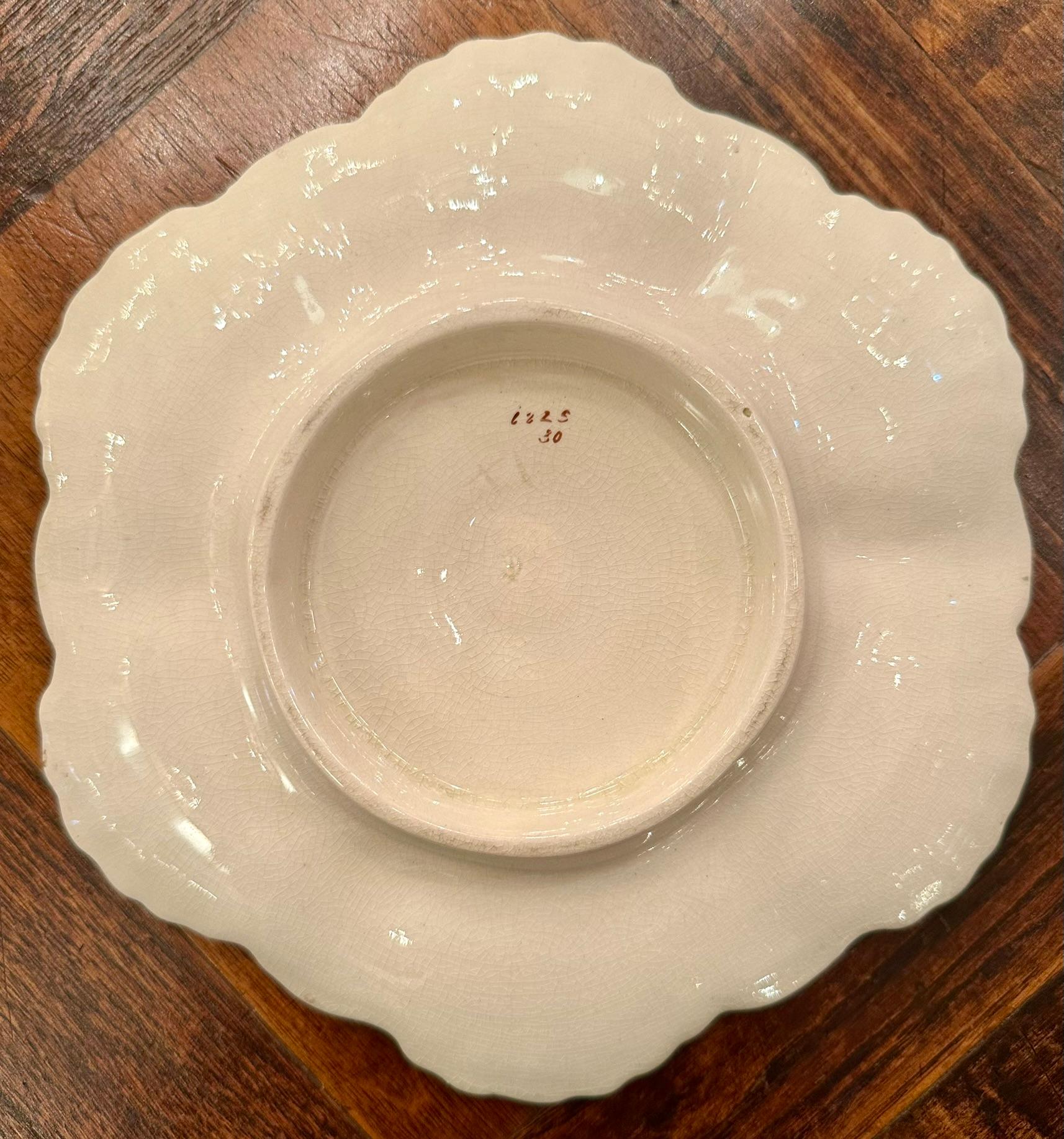 Antiguo plato de ostras inglés de porcelana mayólica George Jones, circa 1870. siglo XIX en venta