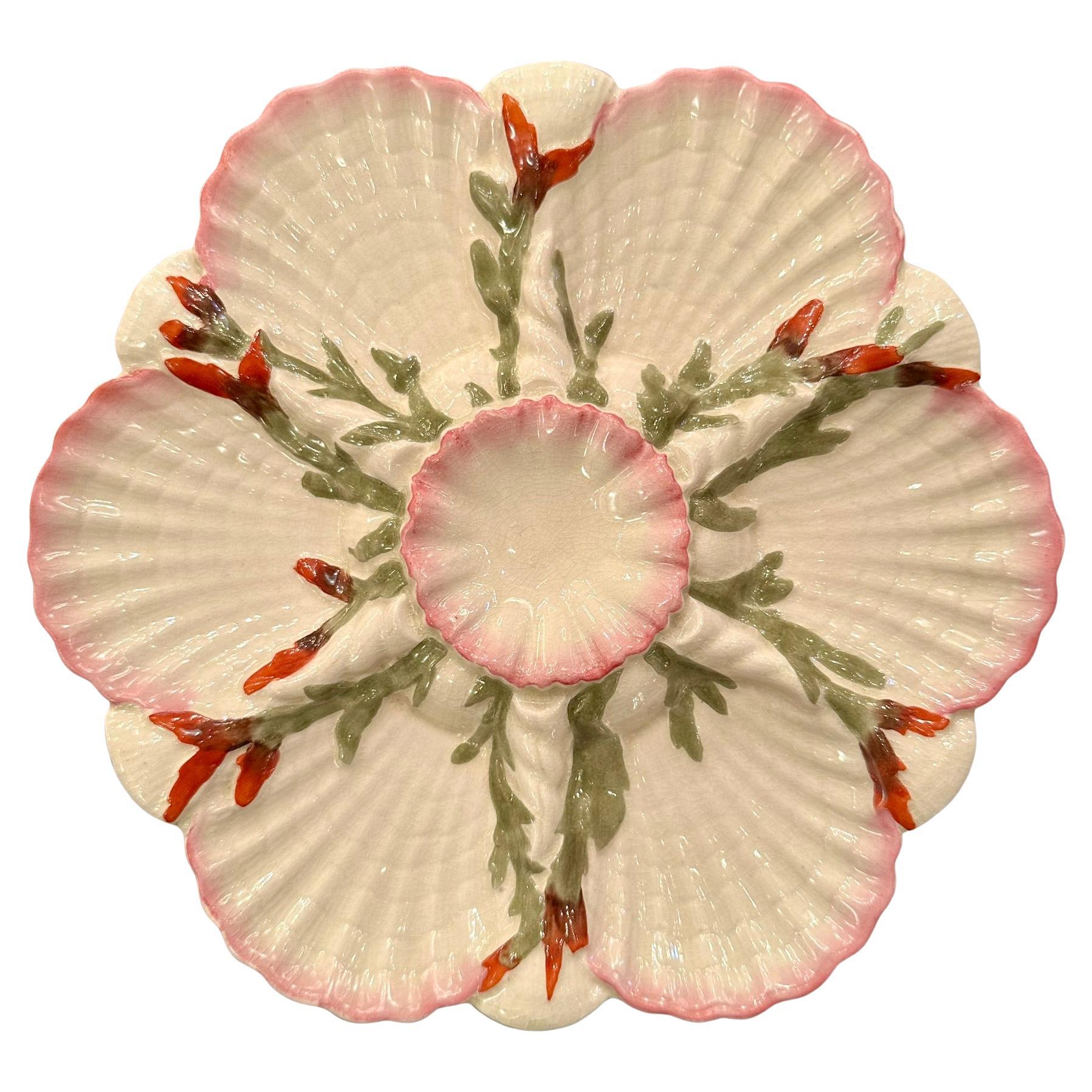 Antiguo plato de ostras inglés de porcelana mayólica George Jones, circa 1870. en venta