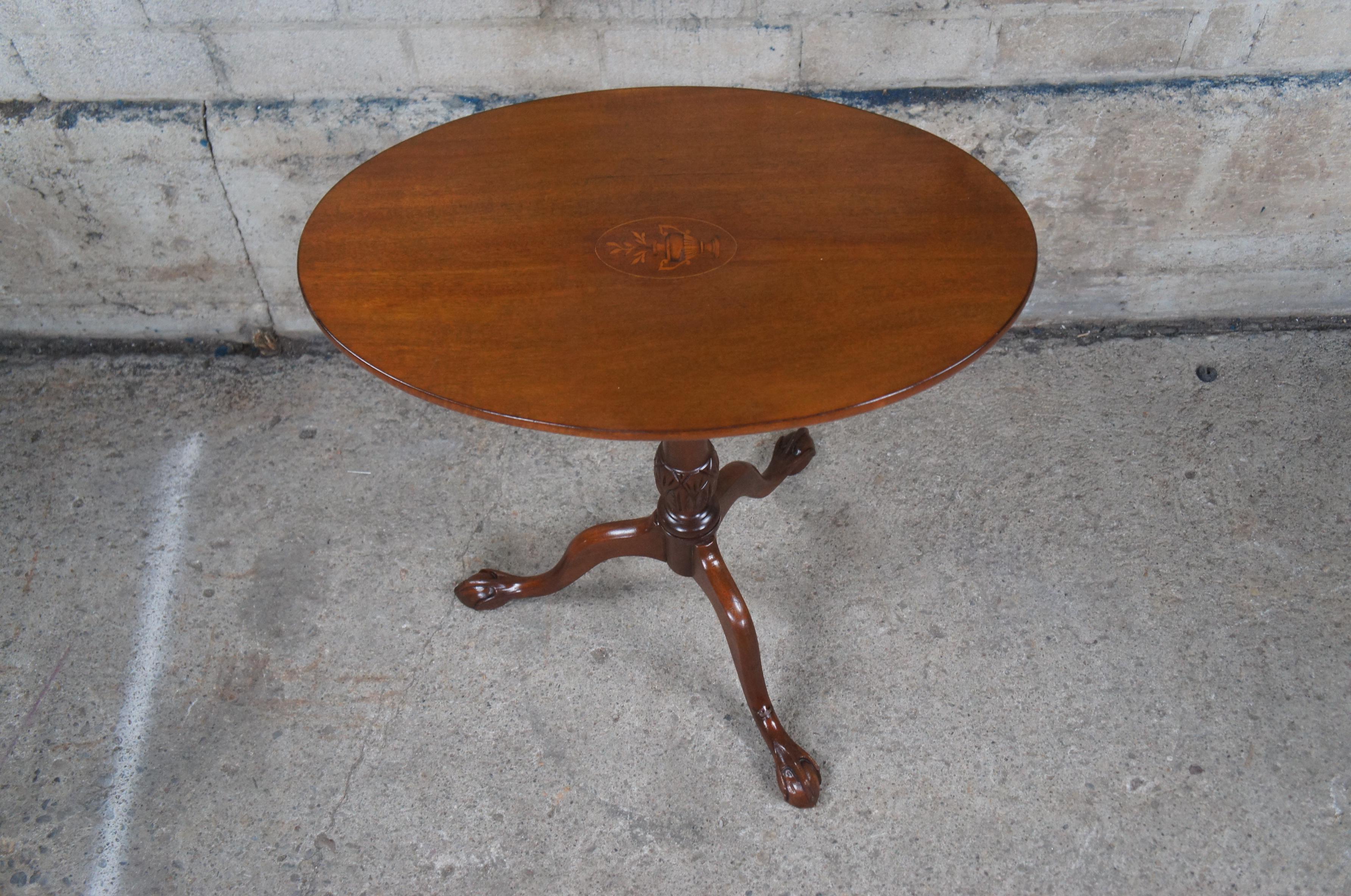 Antique English Georgian Chippendale Style Mahogany Inlaid Oval Tilt Top Table For Sale 5