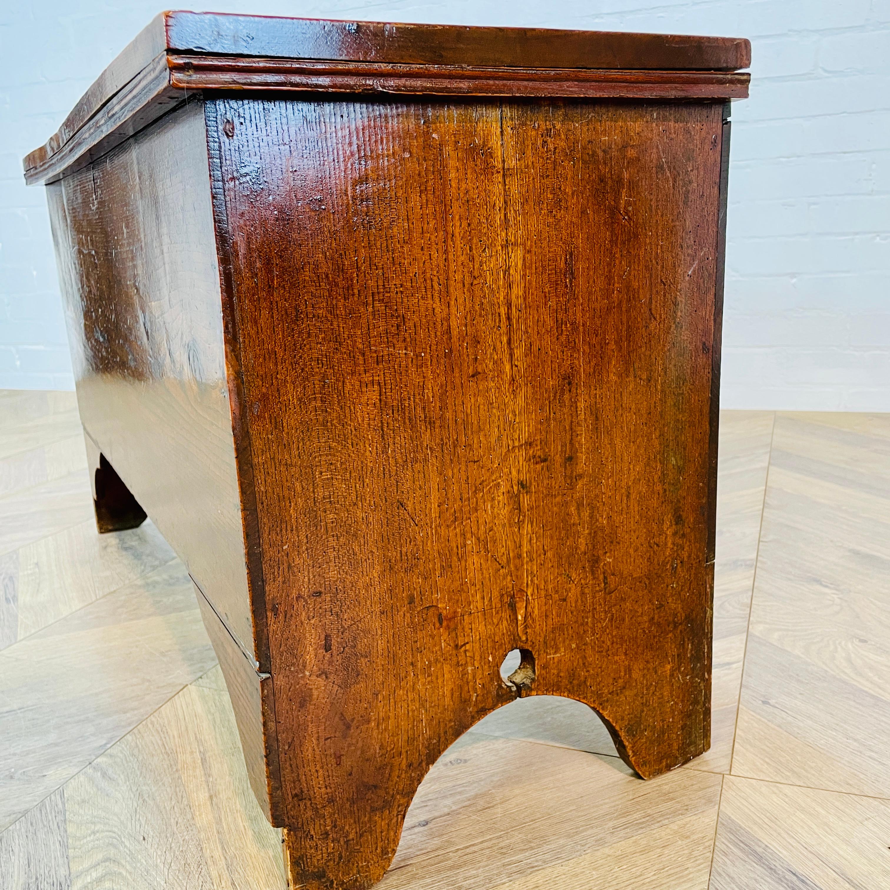 Antique English Georgian Coffer / Trunk, early 19th Century For Sale 3