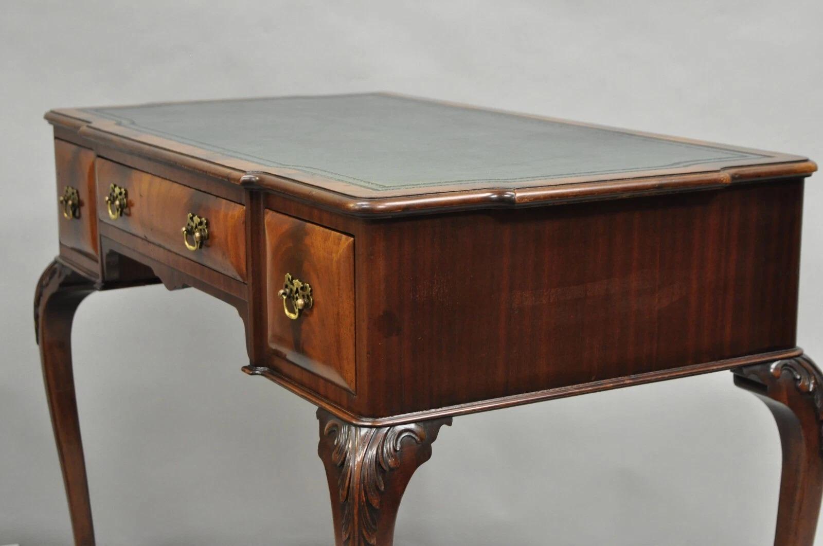 Antique English Georgian Crotch Mahogany Green Leather Top Small Writing Desk For Sale 6