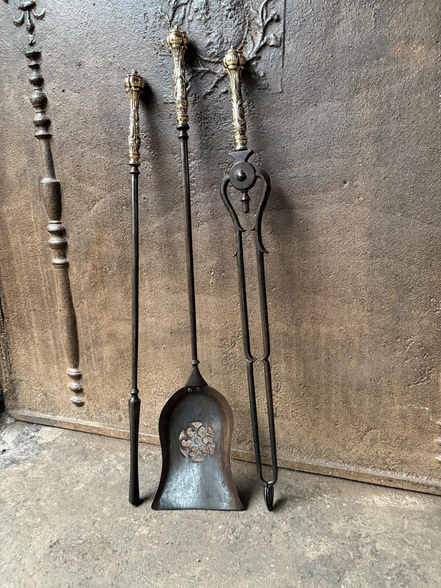 Britannique Outils ou outils de cheminée géorgiens anglais anciens, 18e - 19e siècle en vente
