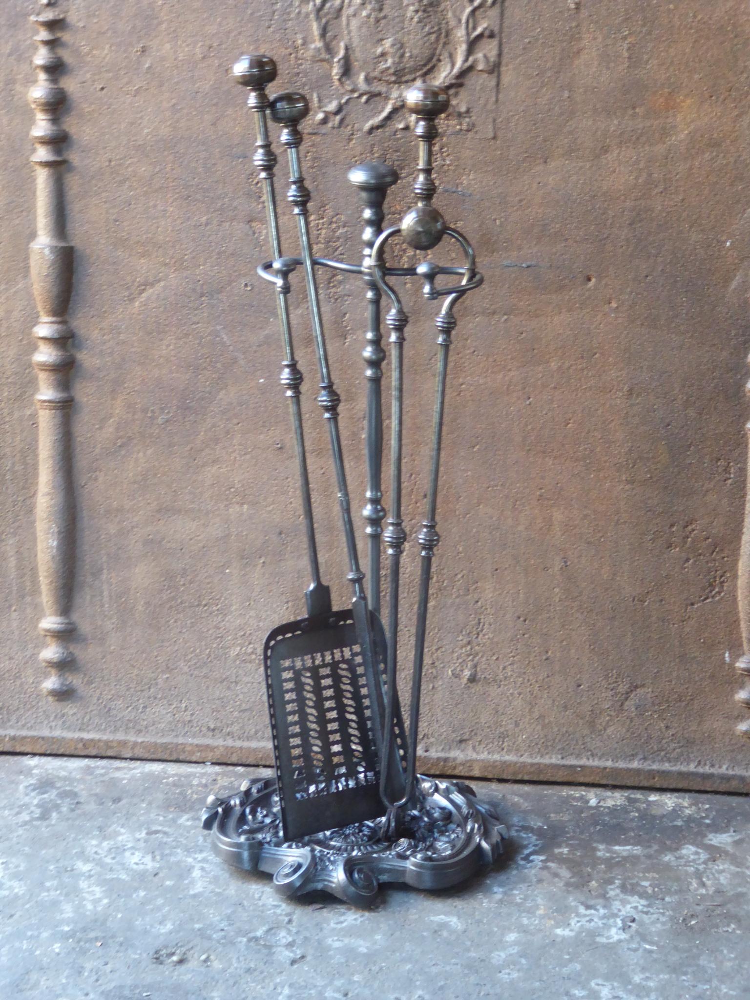 Antique English Georgian Fireplace Tools or Fire Tools, 18th - 19th Century In Good Condition For Sale In Amerongen, NL