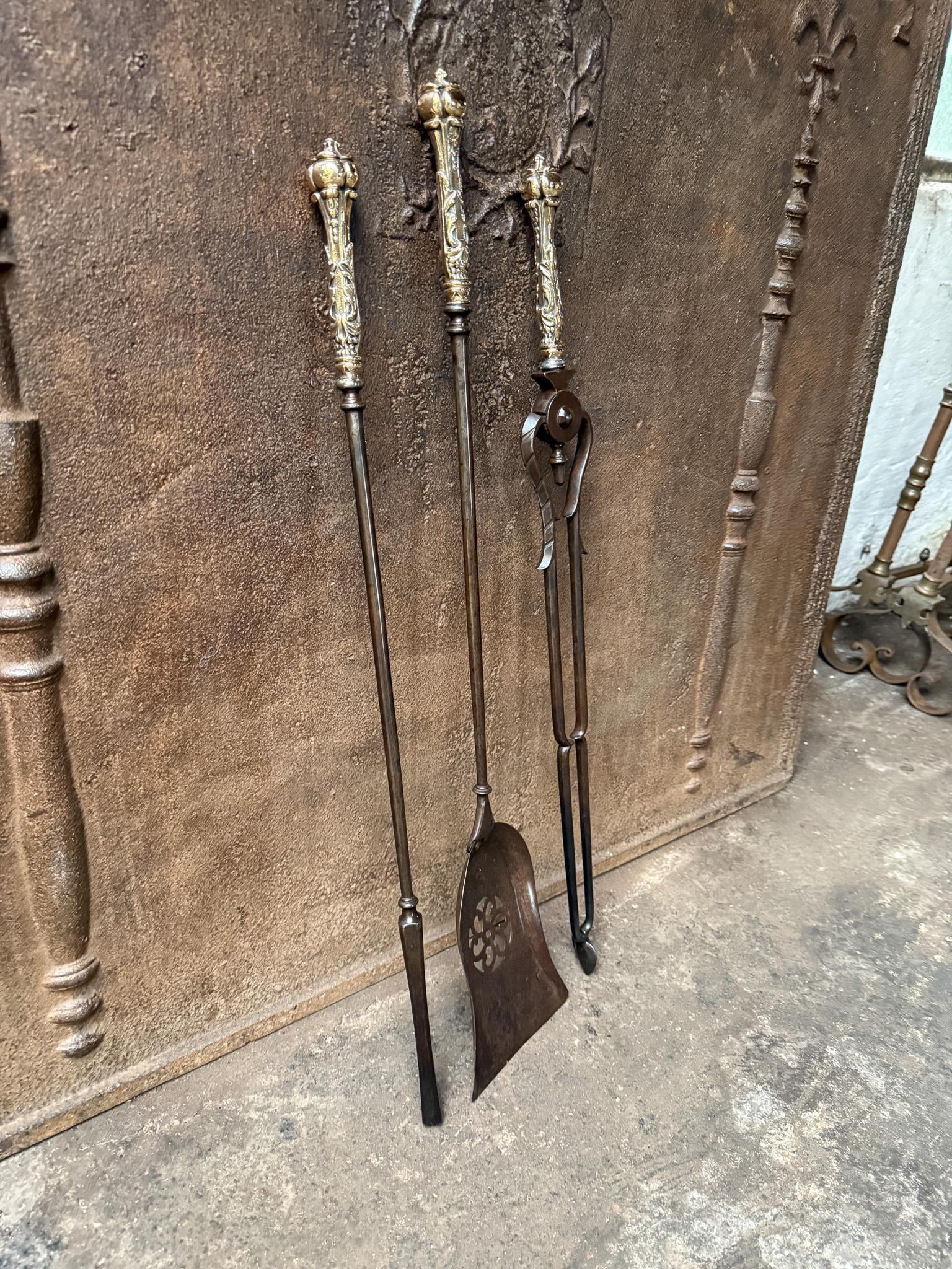 Forgé Outils ou outils de cheminée géorgiens anglais anciens, 18e - 19e siècle en vente