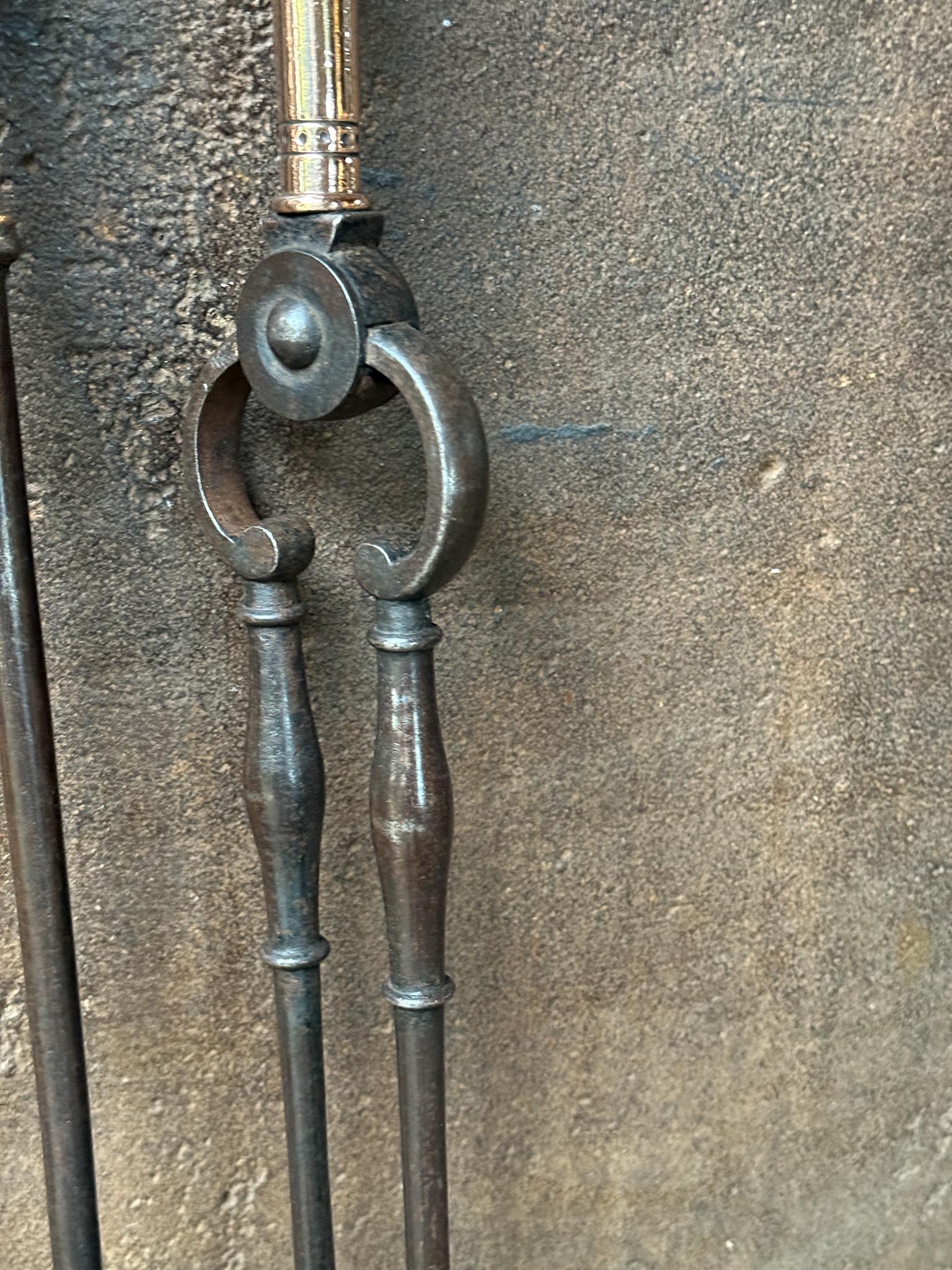 Antiguos utensilios georgianos ingleses para chimeneas o fuego, Siglos XVIII-XIX en venta 1