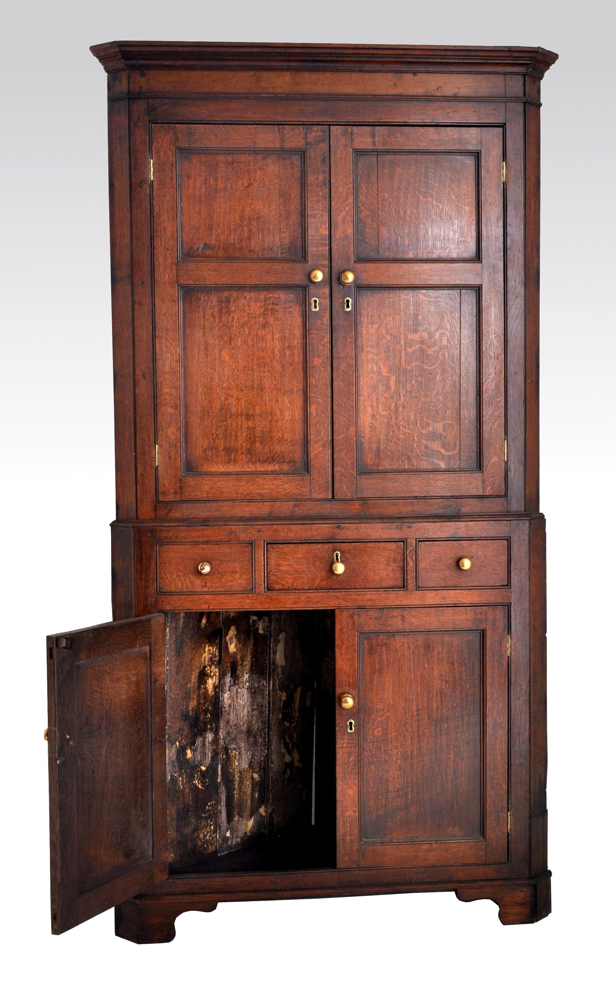 Antique English Georgian George III Oak Corner Cabinet, circa 1780 2