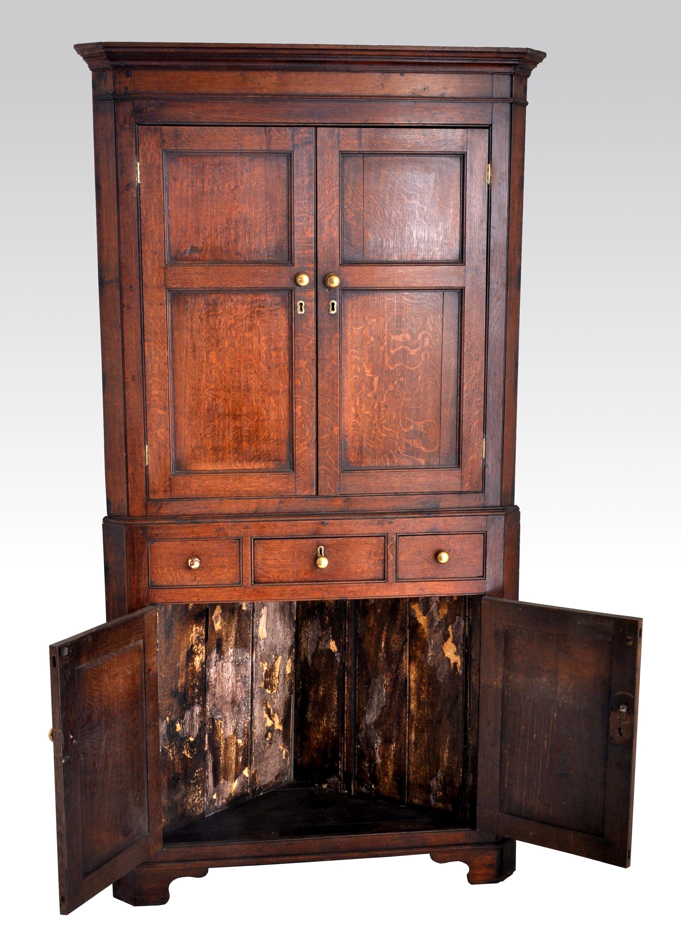 Antique English Georgian George III Oak Corner Cabinet, circa 1780 4