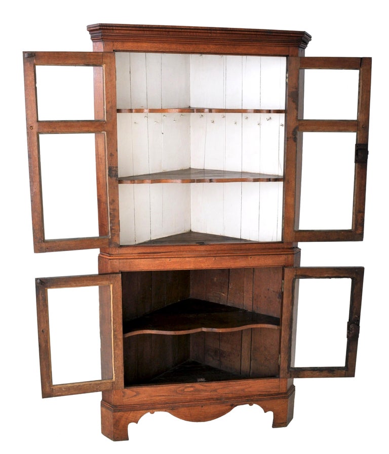 Antique English III Oak Corner circa 1800 at