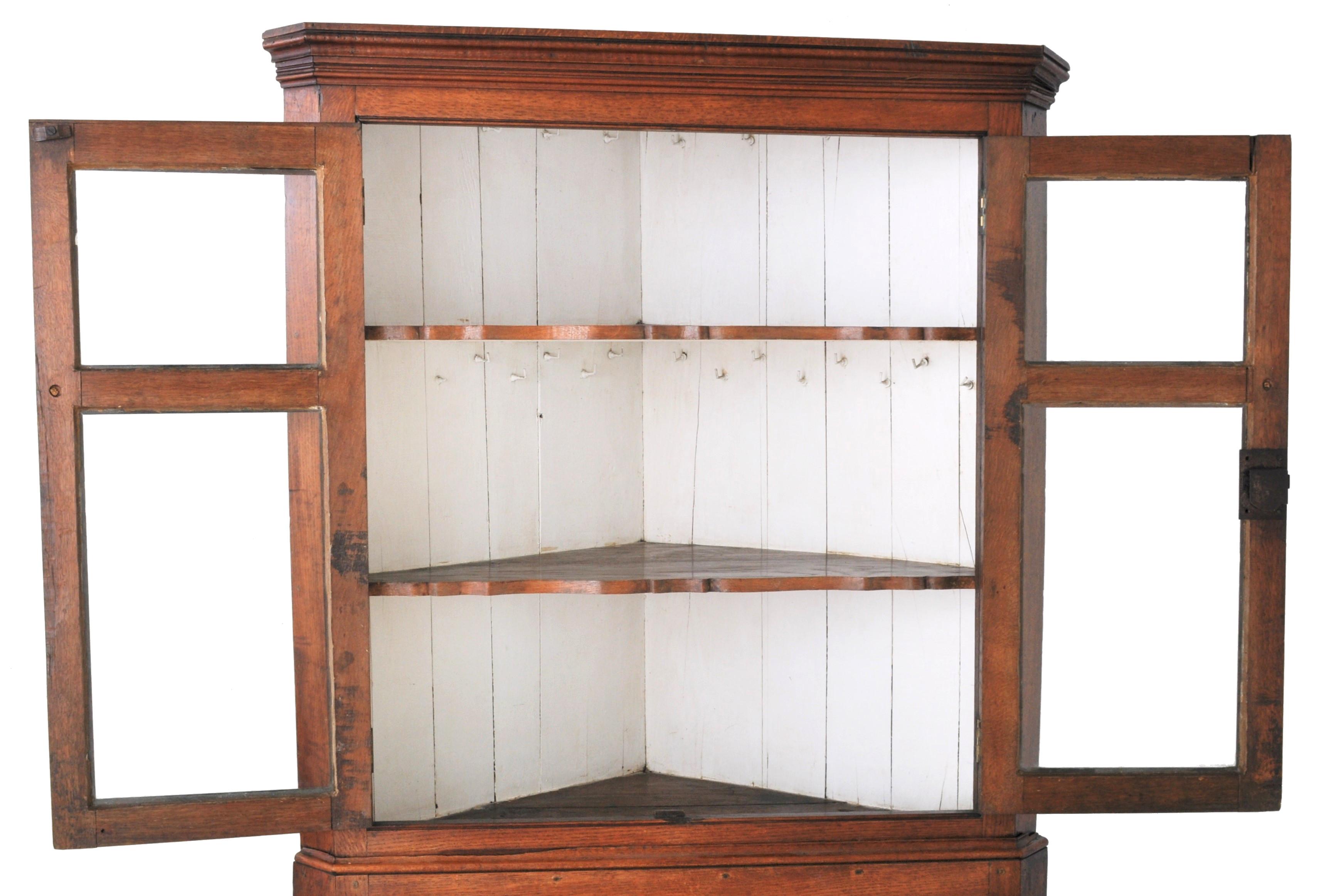 Antique English Georgian George III Oak Corner Cabinet, circa 1800 1