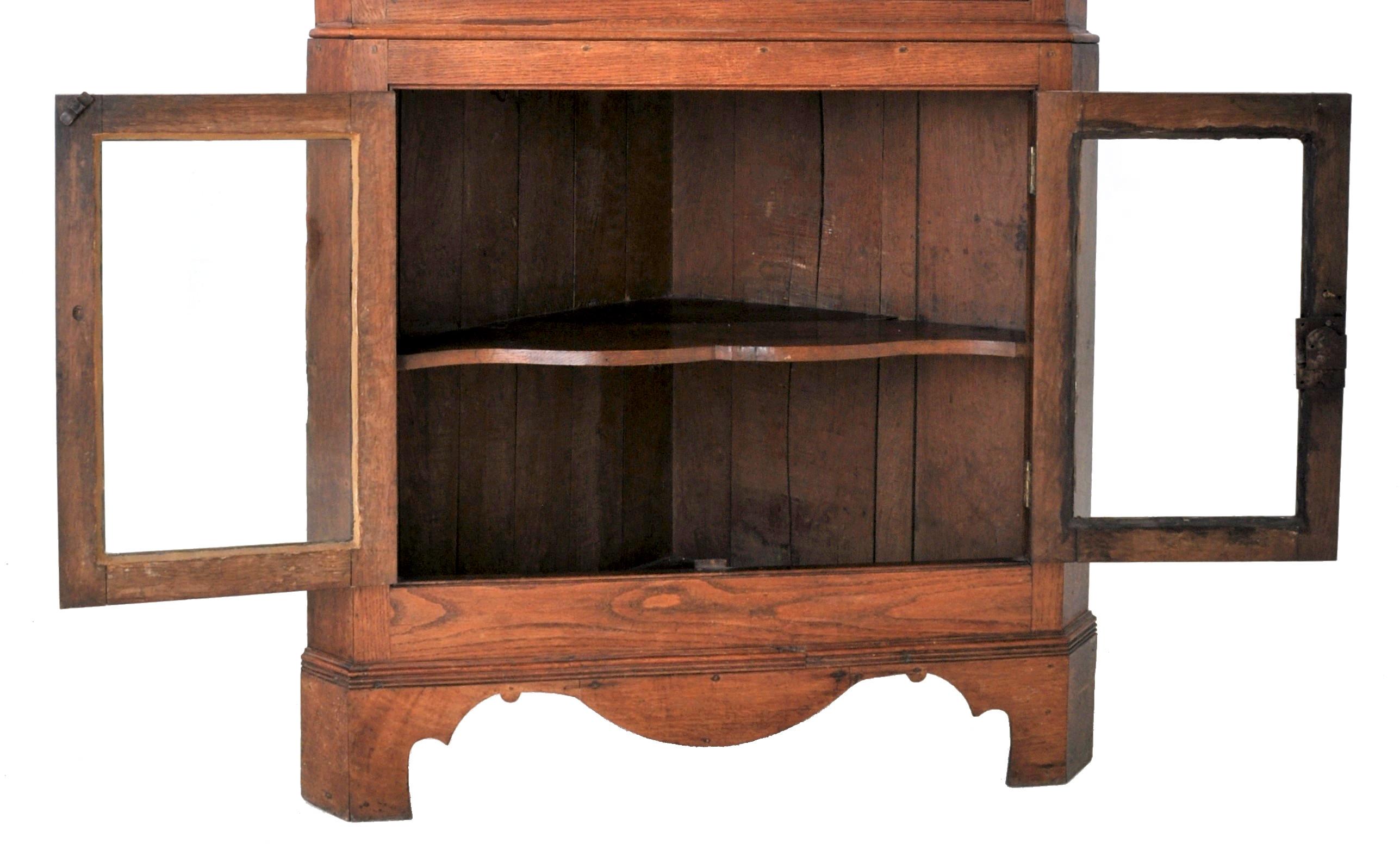 Antique English Georgian George III Oak Corner Cabinet, circa 1800 2