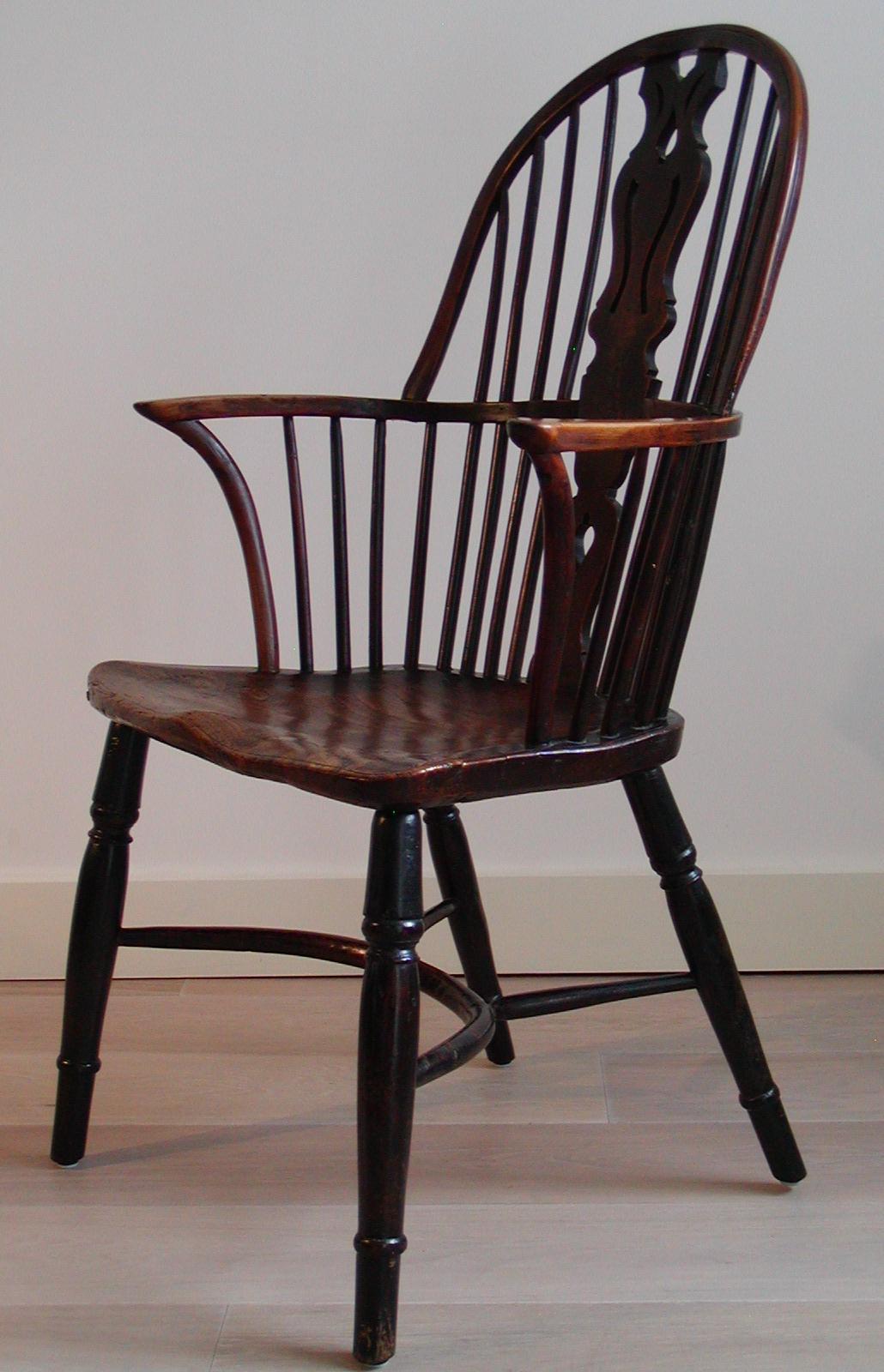Antique English Georgian High Windsor Armchair In Good Condition For Sale In Point Richmond, CA