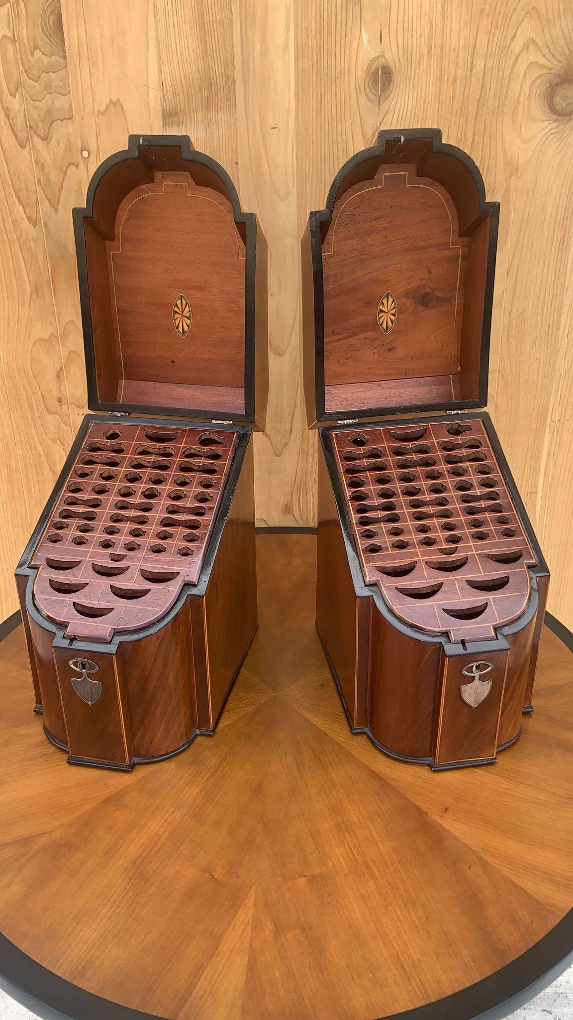 Antique English Georgian III Mahogany Knife Boxes - Pair In Good Condition For Sale In Chicago, IL