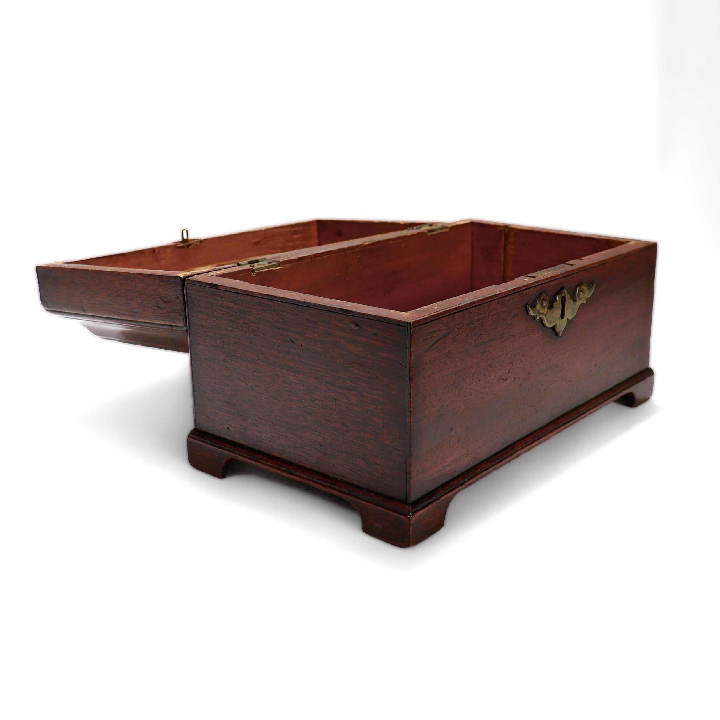 Boîte à thé antique anglaise géorgienne III en acajou en vente 7
