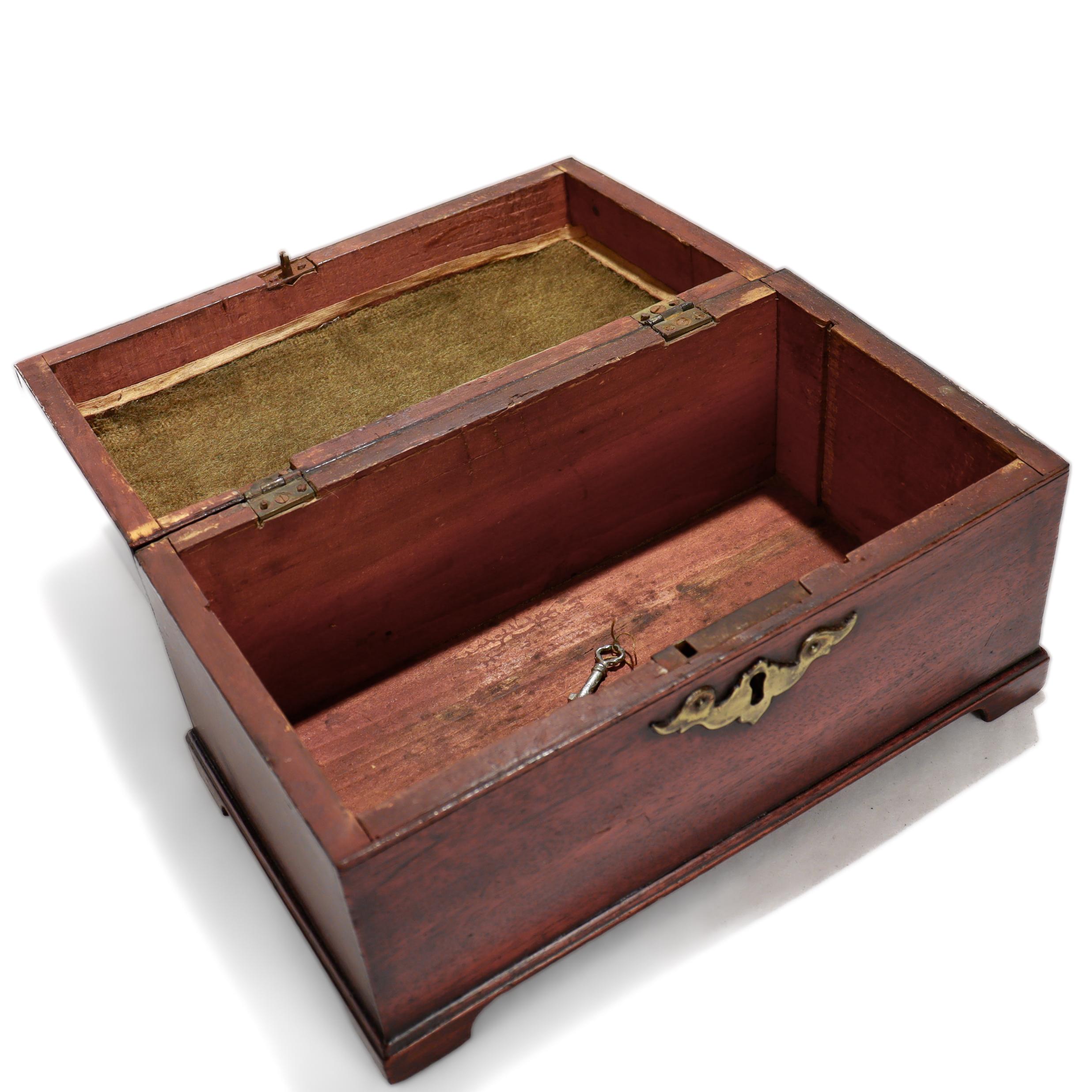 Boîte à thé antique anglaise géorgienne III en acajou en vente 8