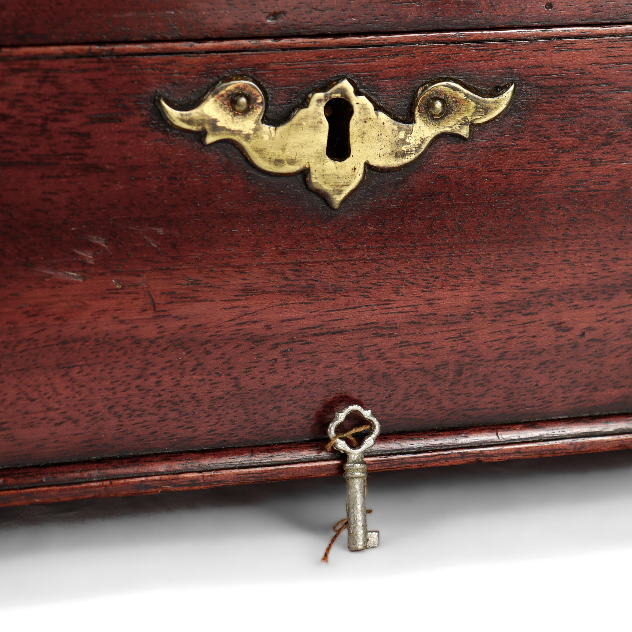 Boîte à thé antique anglaise géorgienne III en acajou en vente 10