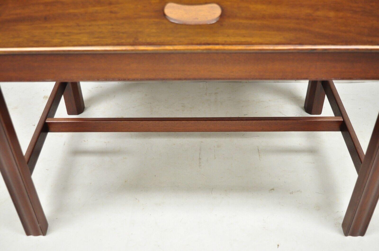 Antique English Georgian Mahogany Butler's Style Coffee Table with Dovetail For Sale 1