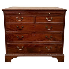Commodes et coffres à tiroirs