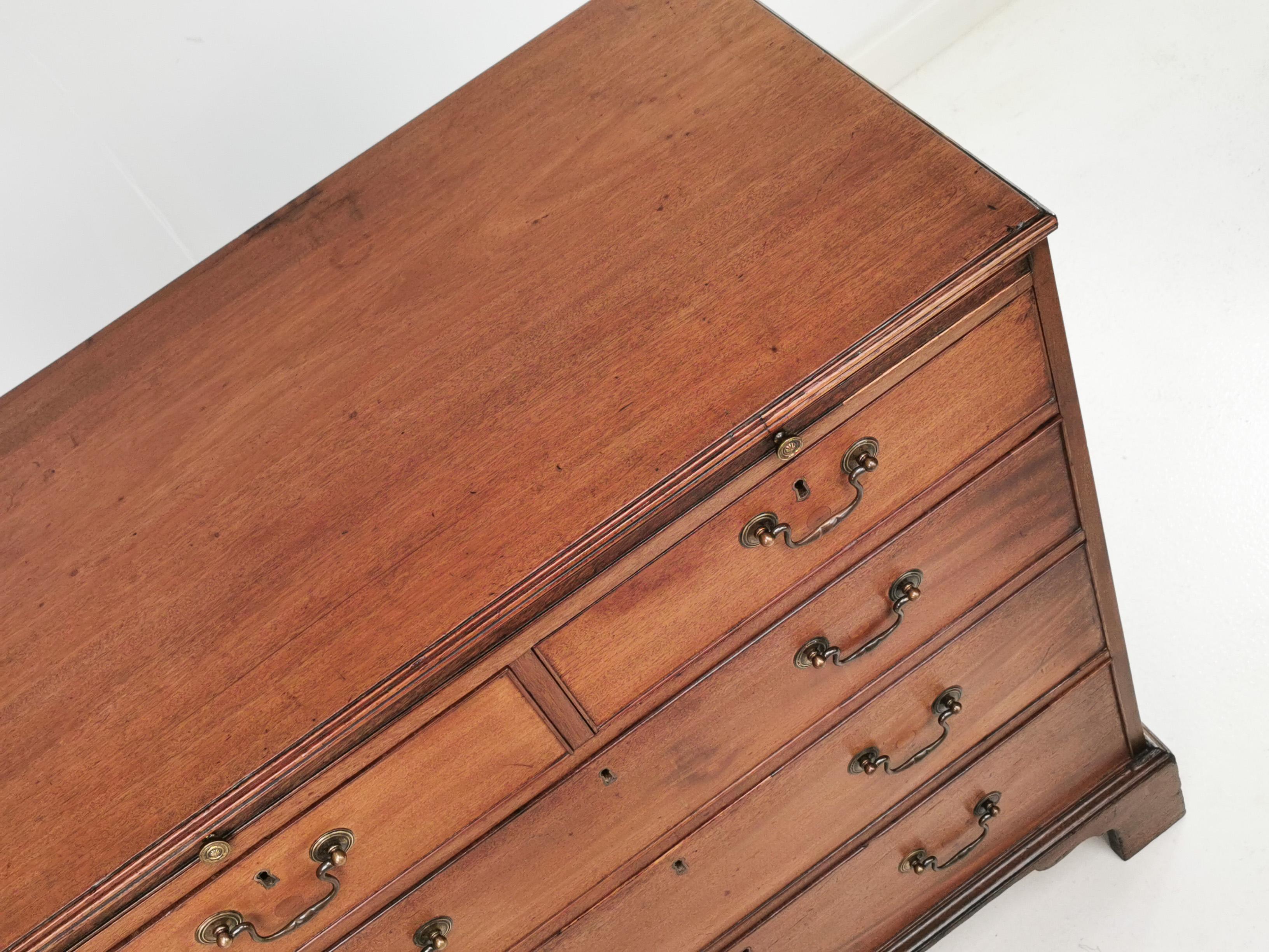 Early Victorian Antique English Georgian Mahogany Chest of Drawers