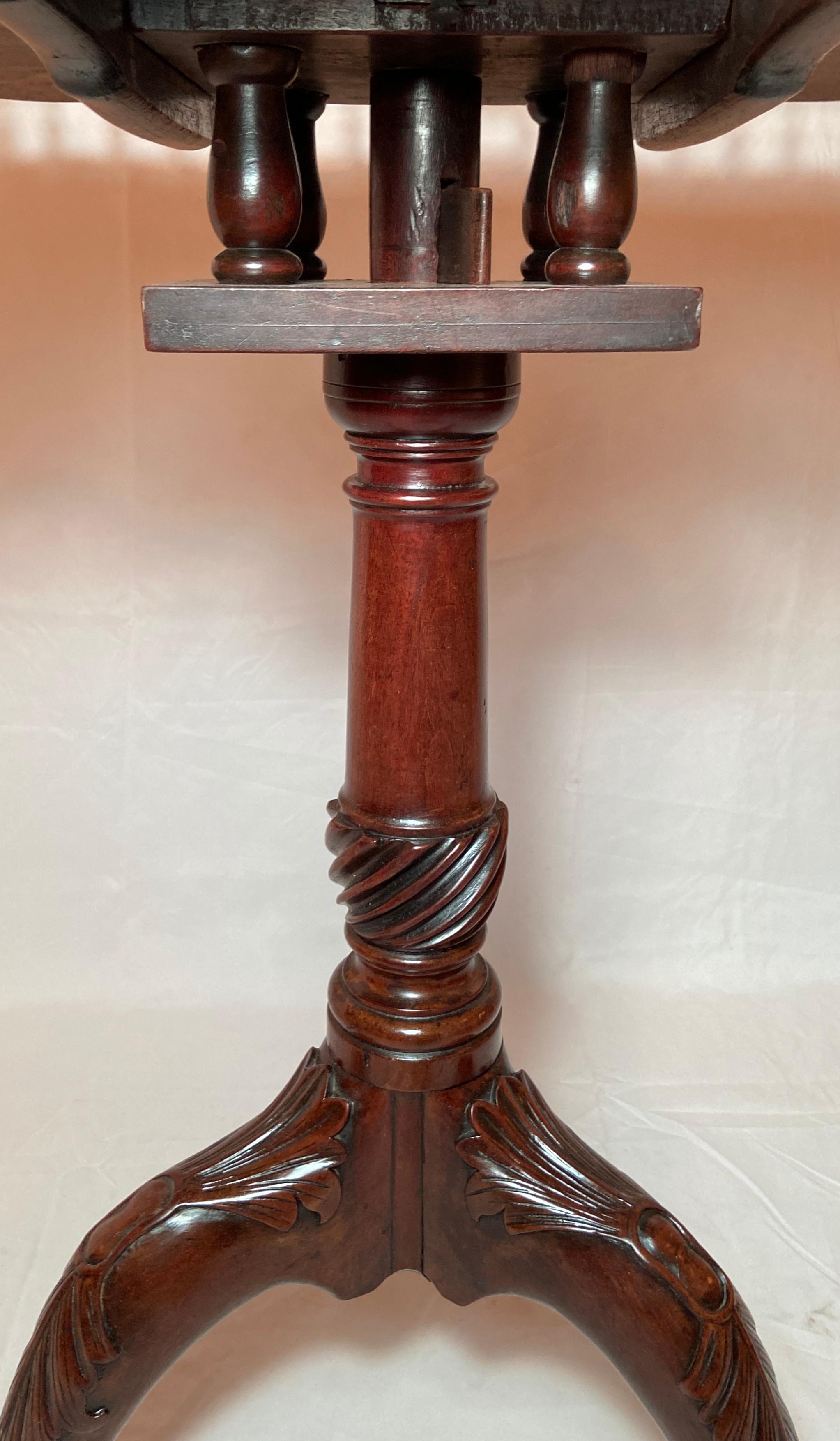 Ancienne table à rallonge anglaise géorgienne en acajou à plateau basculant, vers 1840 en vente 1